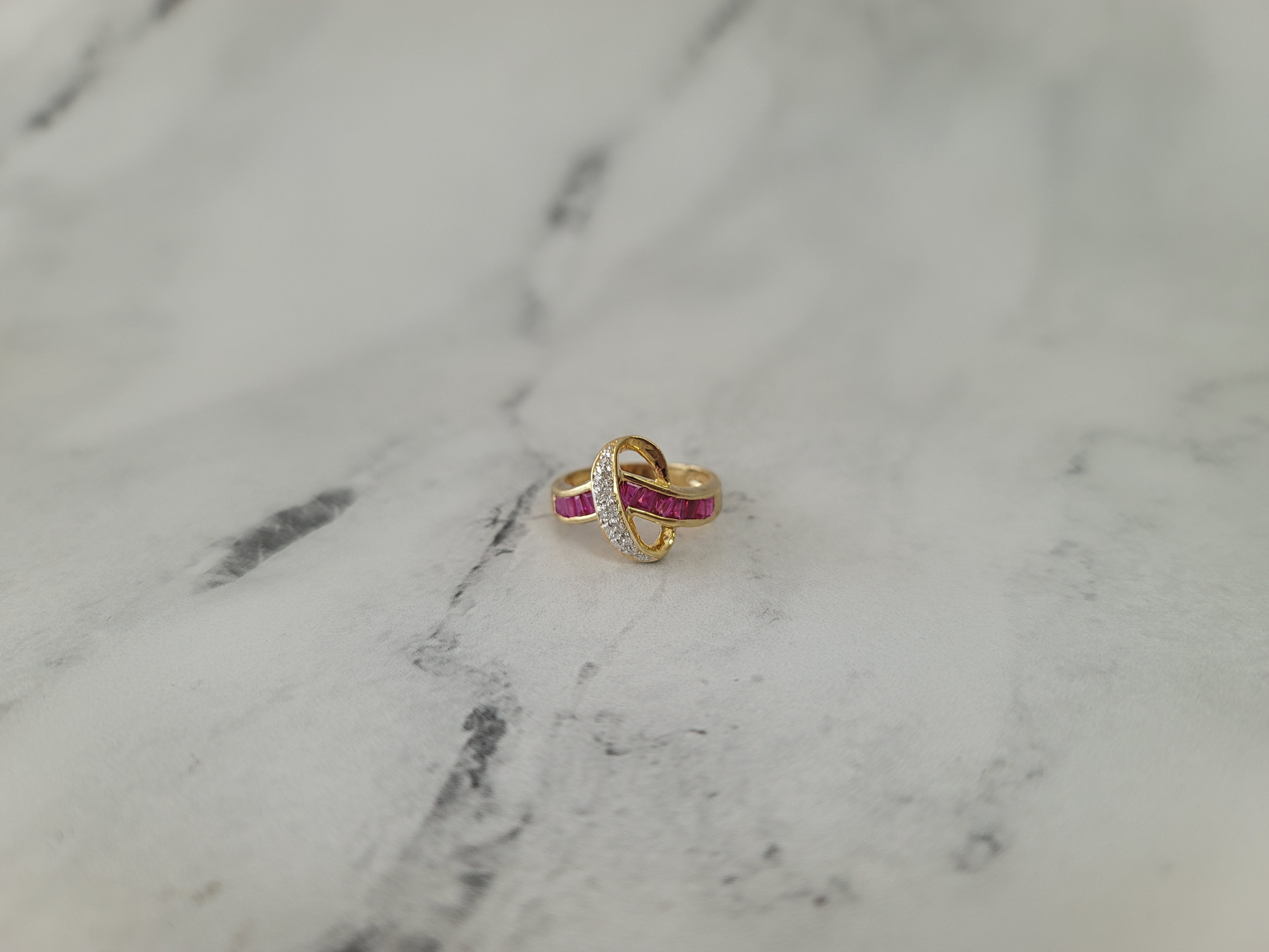 Anillo pavé de rubí y diamantes o anillo de zafiro y diamantes