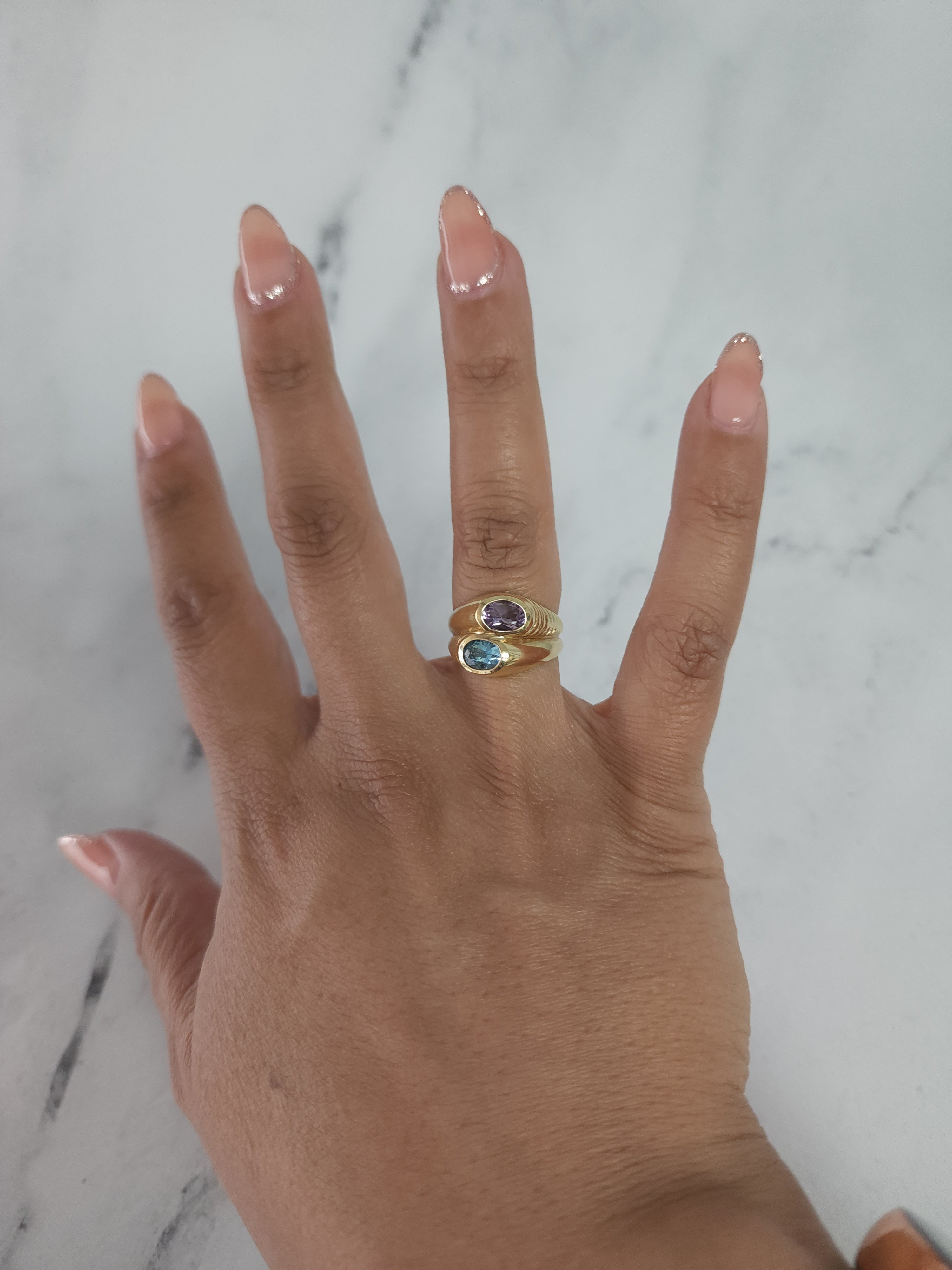 Bague en or jaune 14 carats avec améthyste et topaze bleue