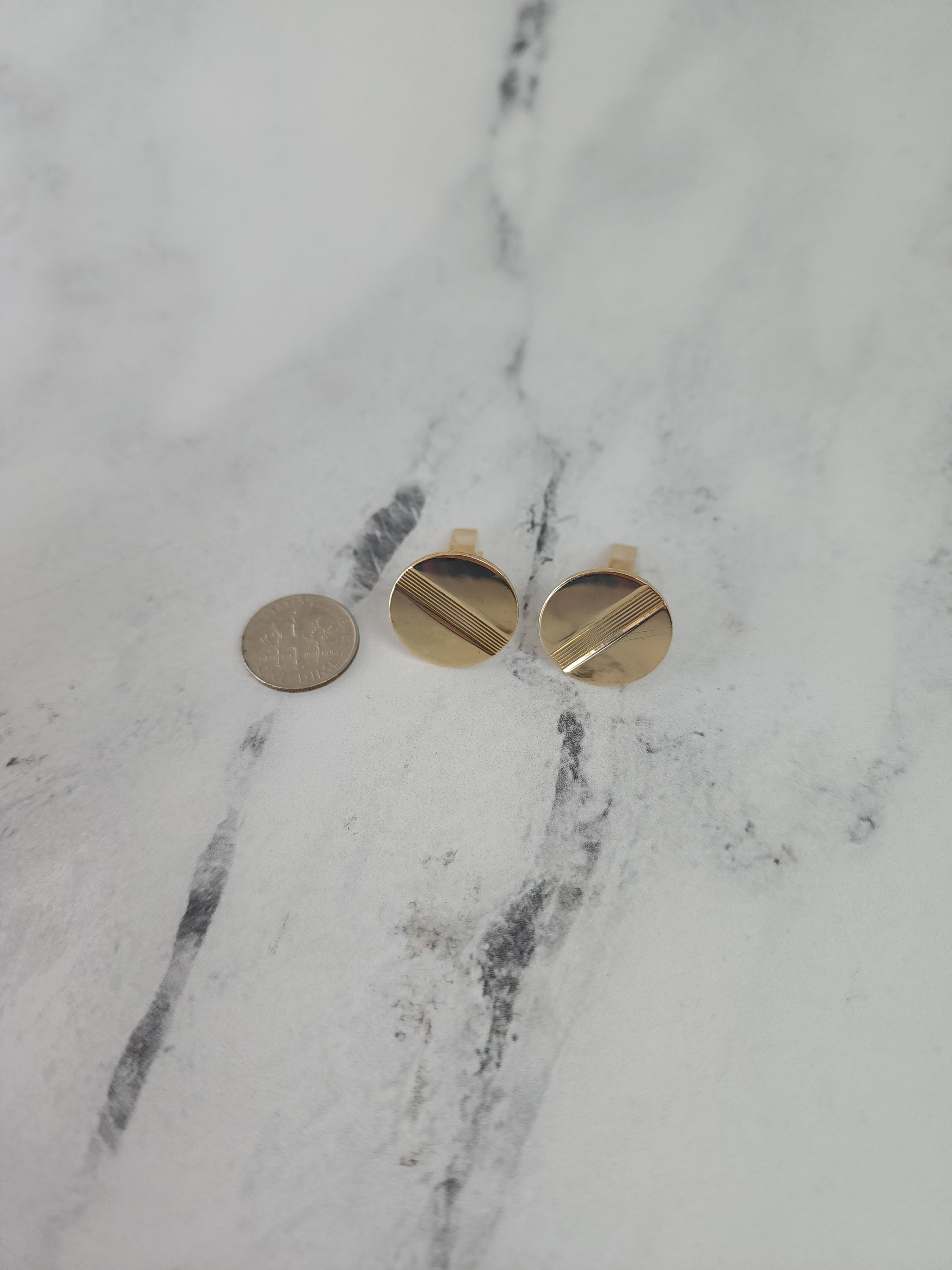 Gemelos de oro de 14 k con diseño de líneas verticales