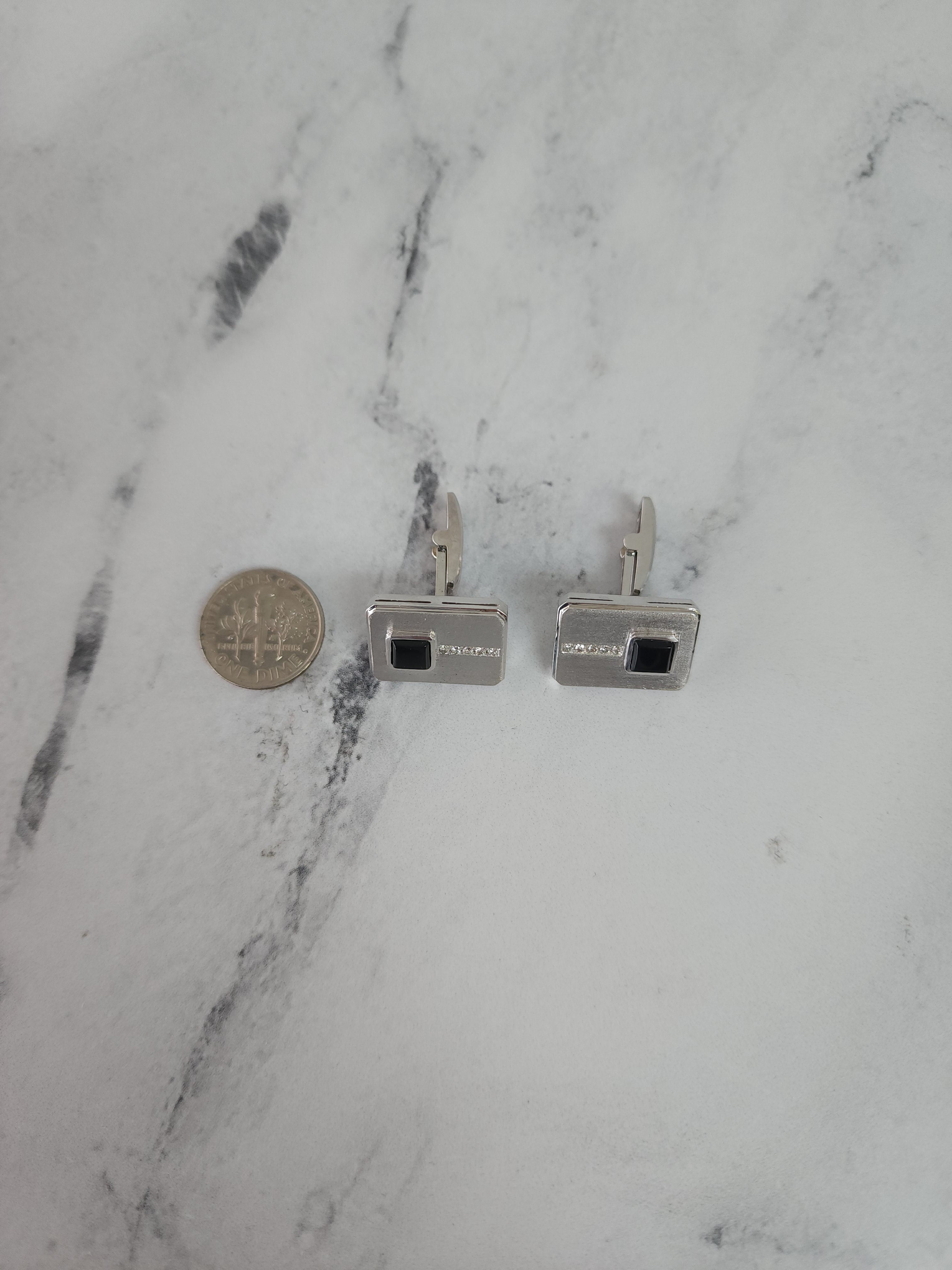 Gemelos de oro blanco de 14 k con diamantes y ónix en forma de rectángulo