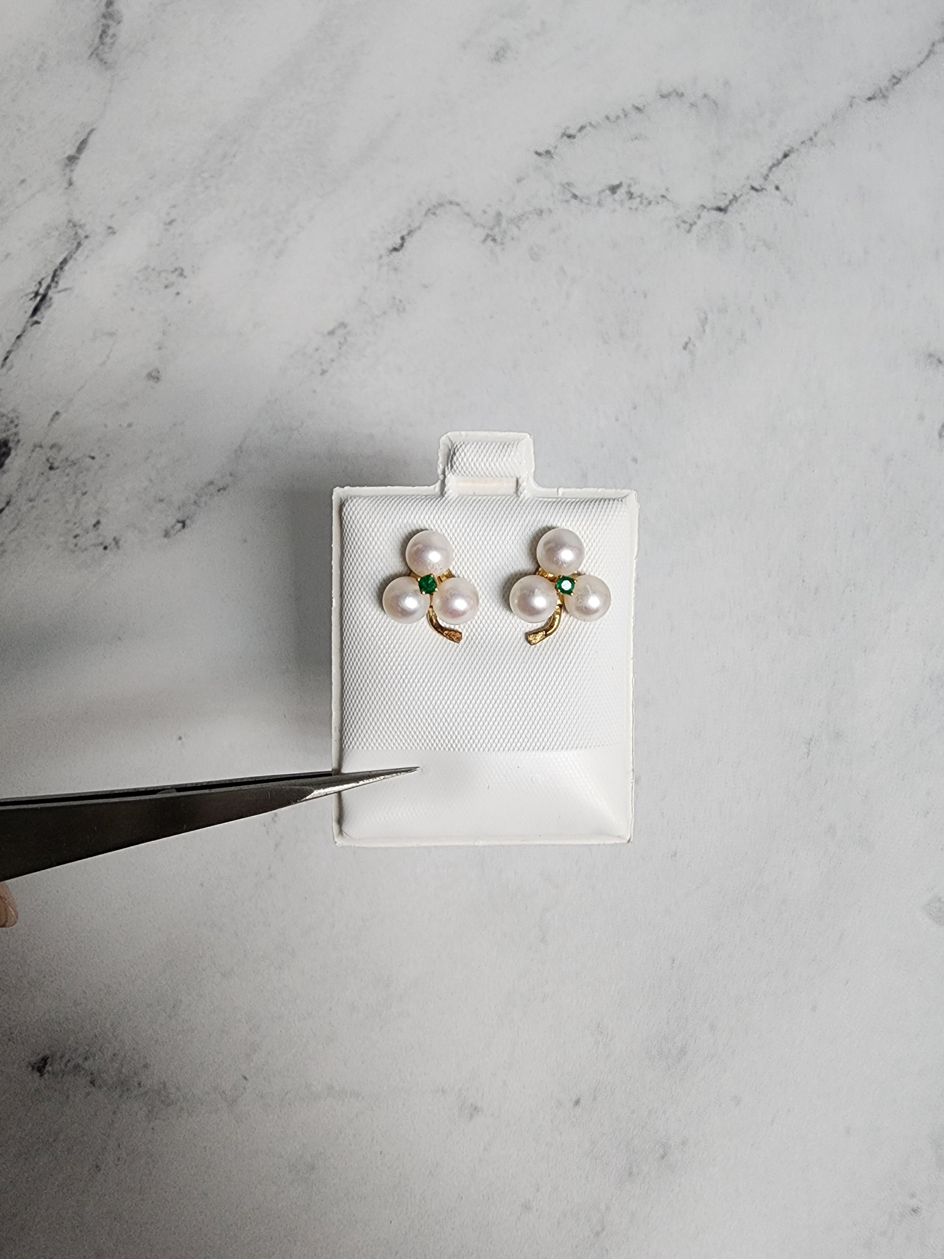 Pendientes con racimo de perlas y zafiro