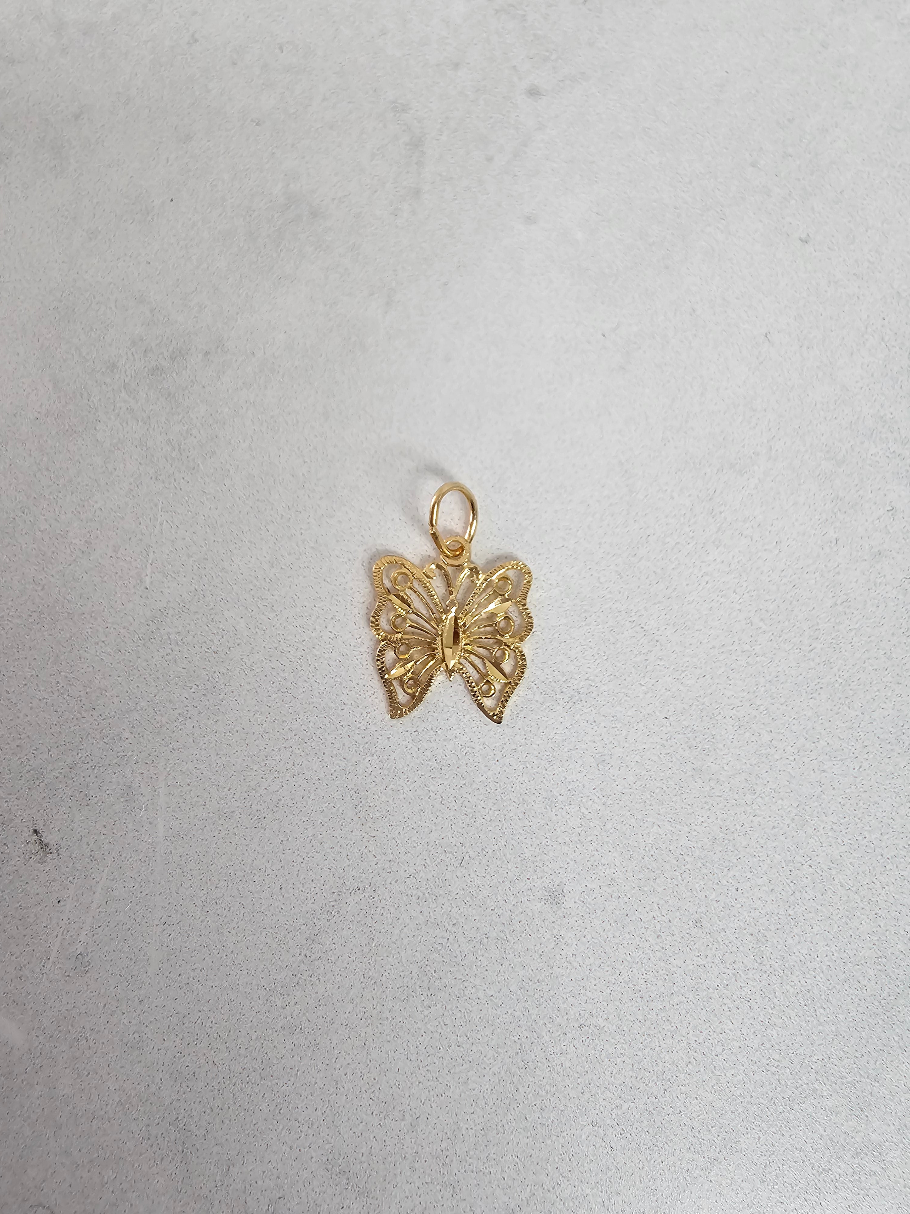 Collar de mariposa de encaje