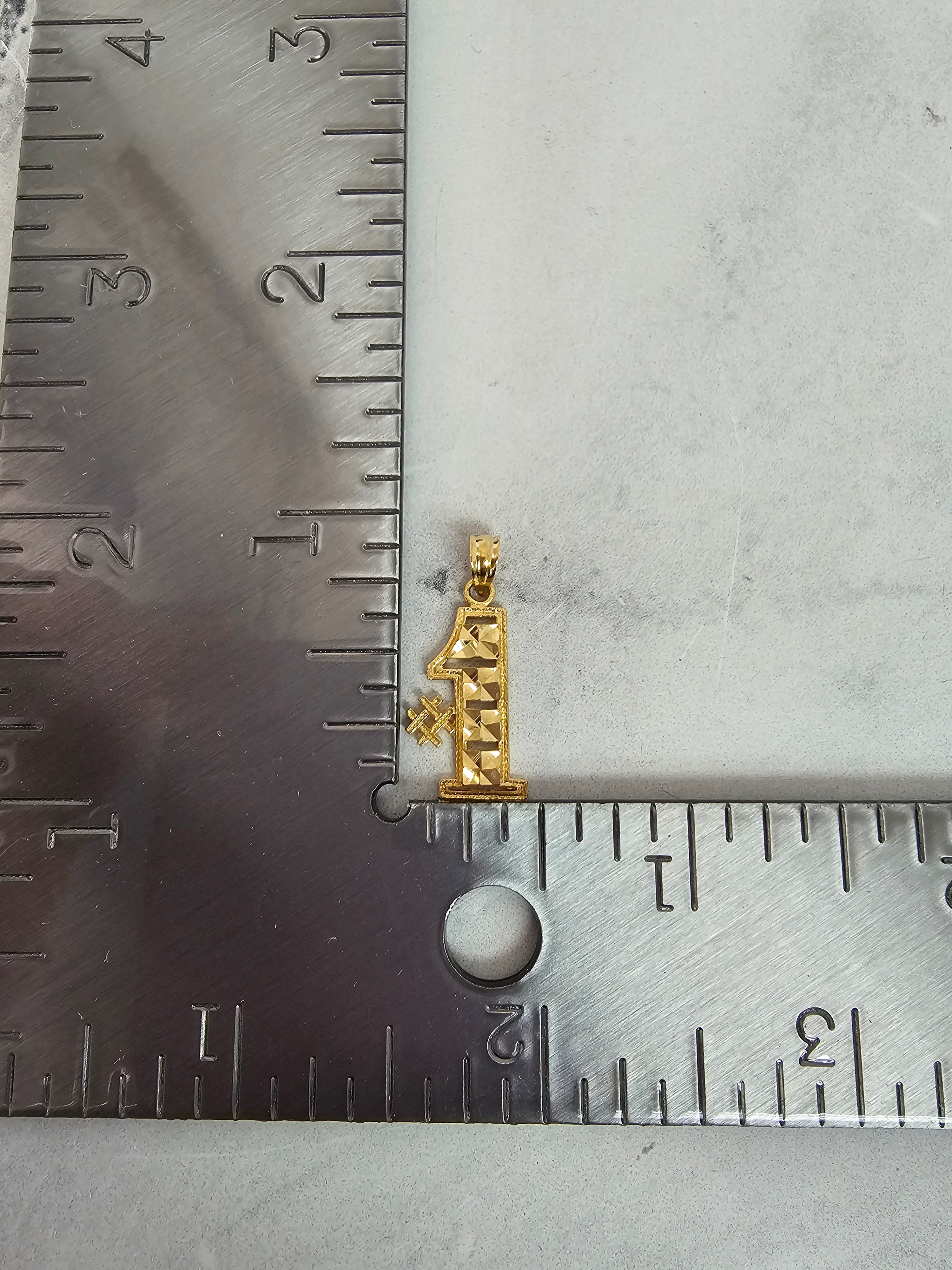 Charm/Colgante n.° 1 con cortes de diamantes en oro amarillo de 14 k