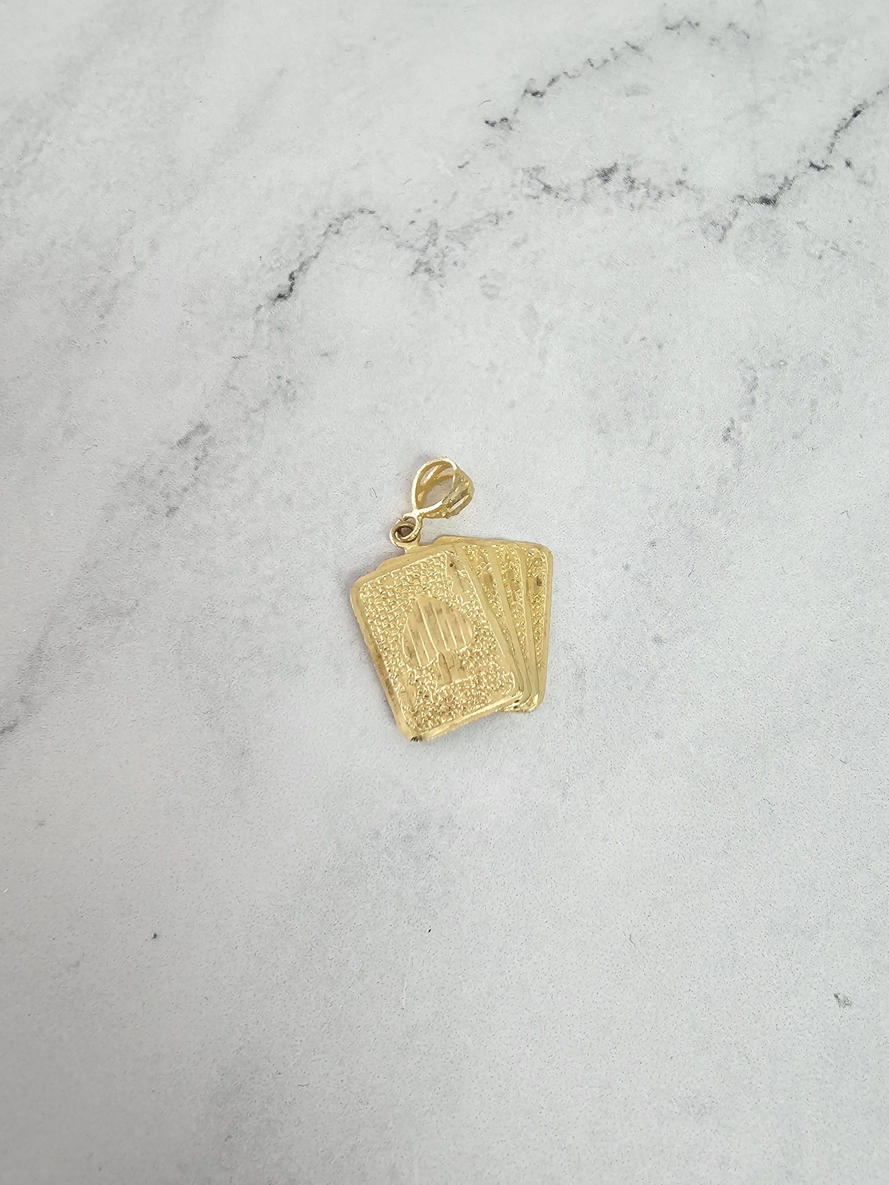Naipes de oro de 10 quilates con corte de diamante