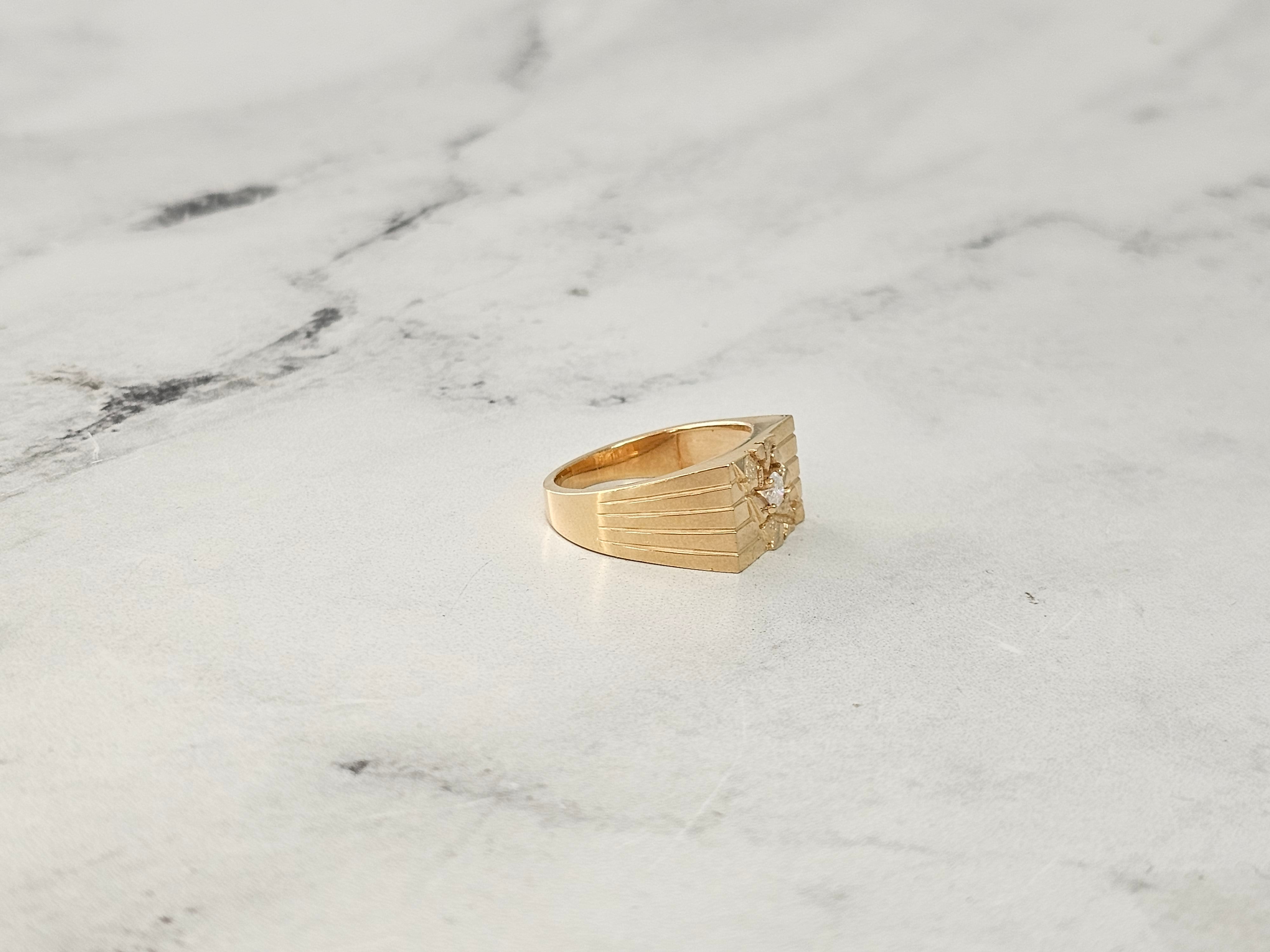 Anillo de pepita de diamante solitario