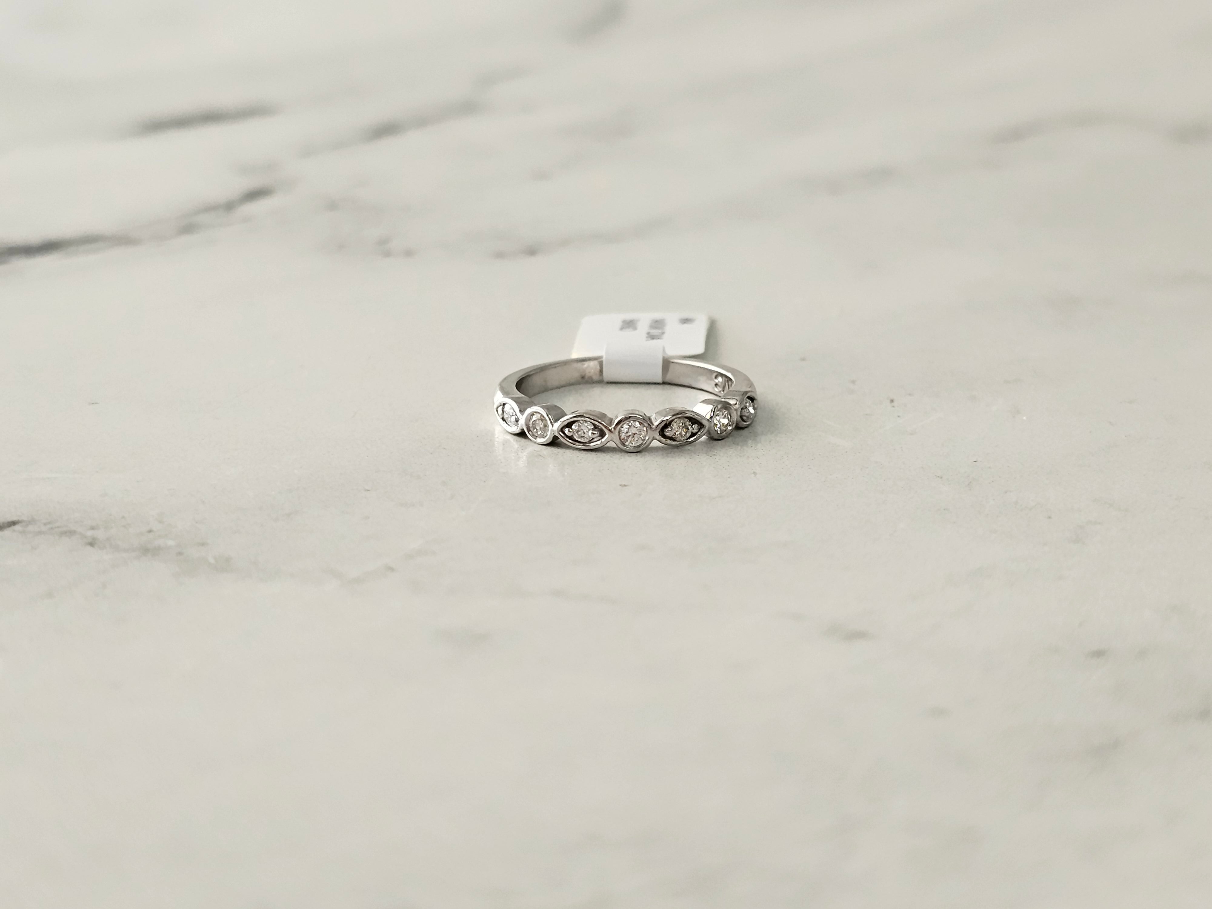 Anillo de diamantes estilo antiguo de 0,14 ct en oro blanco, rosa o amarillo de 14 k
