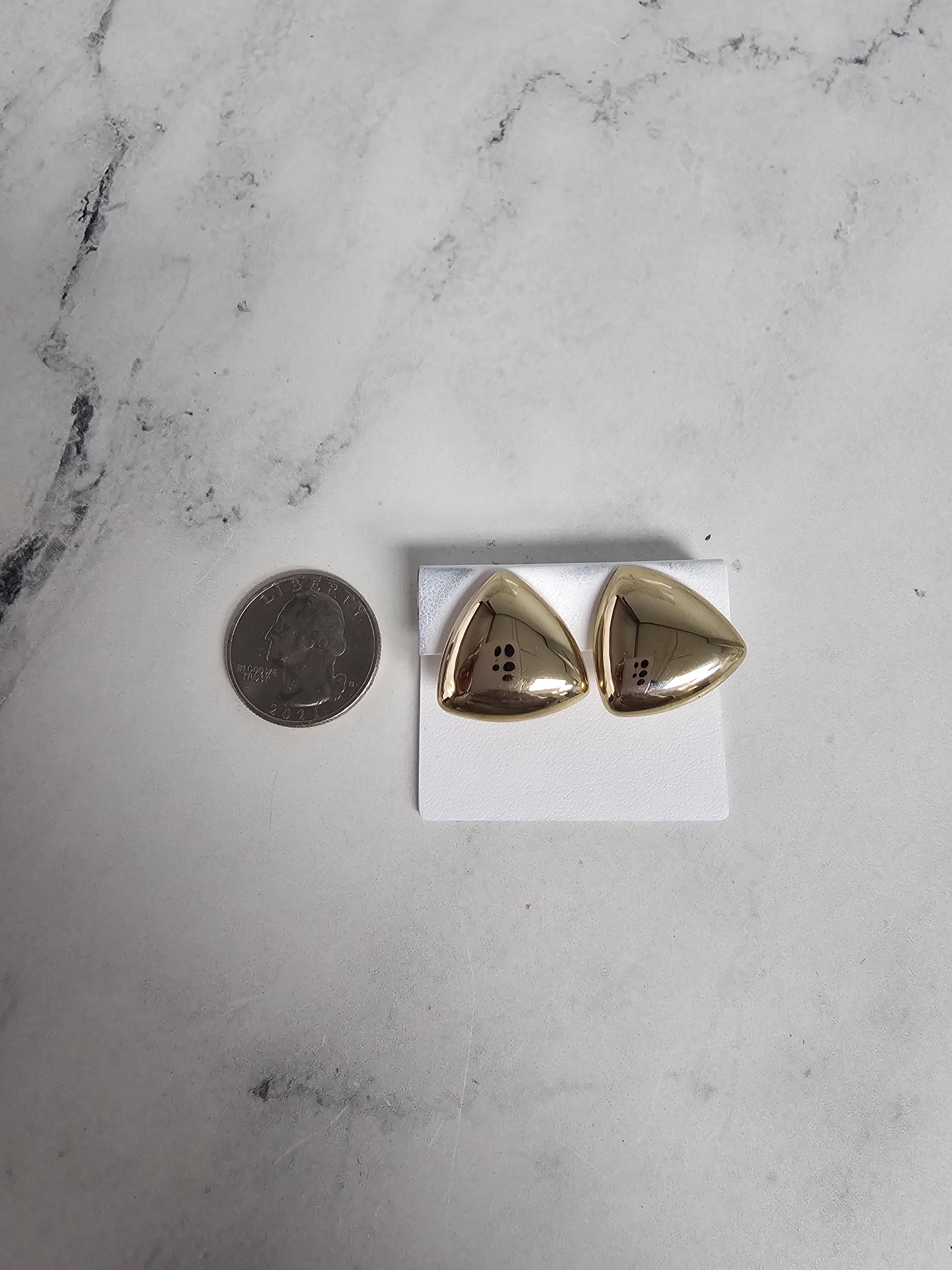 Detailed Vertical Quilted Large Round Earrings