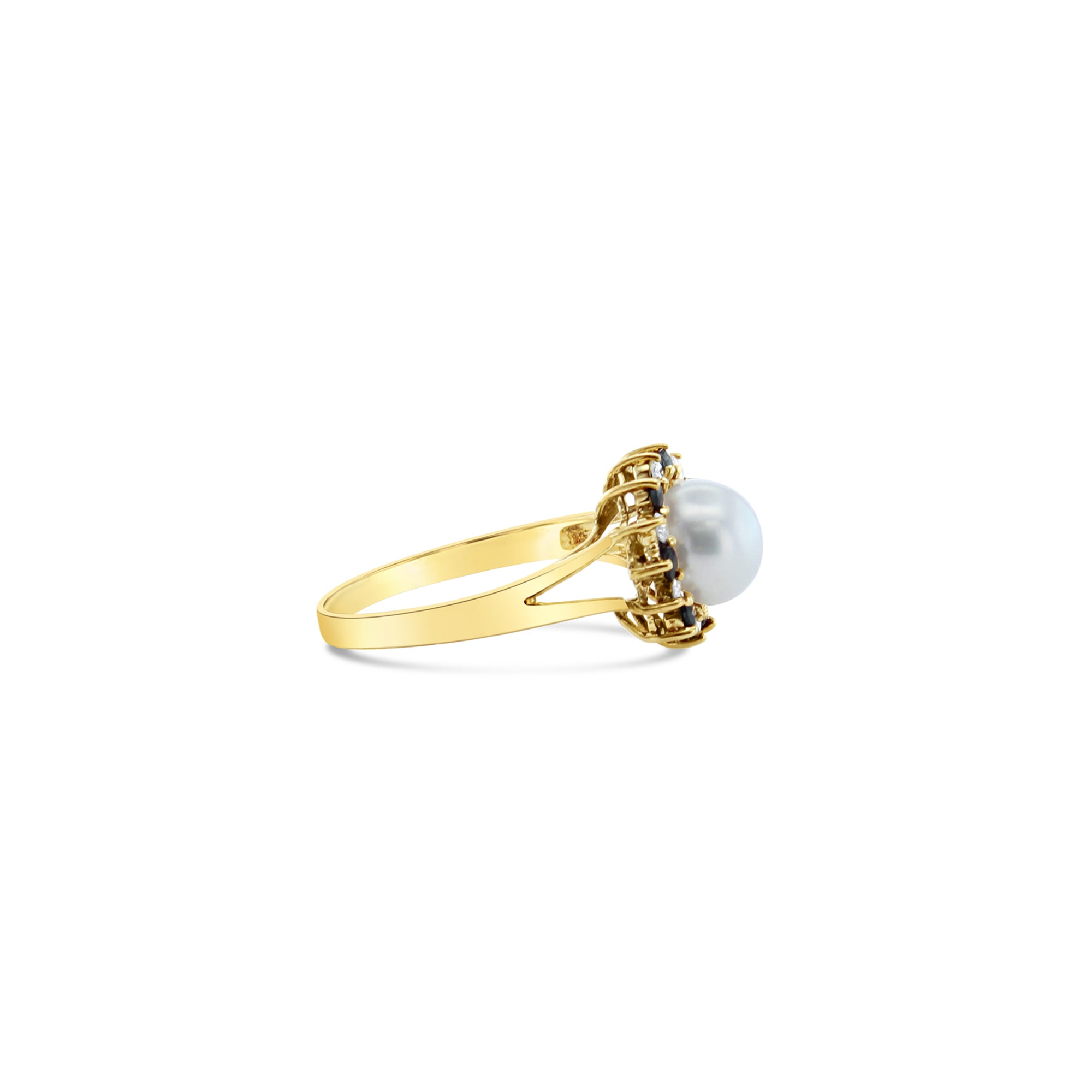Anillo de perla con halo de zafiro y diamantes en oro amarillo de 14 k