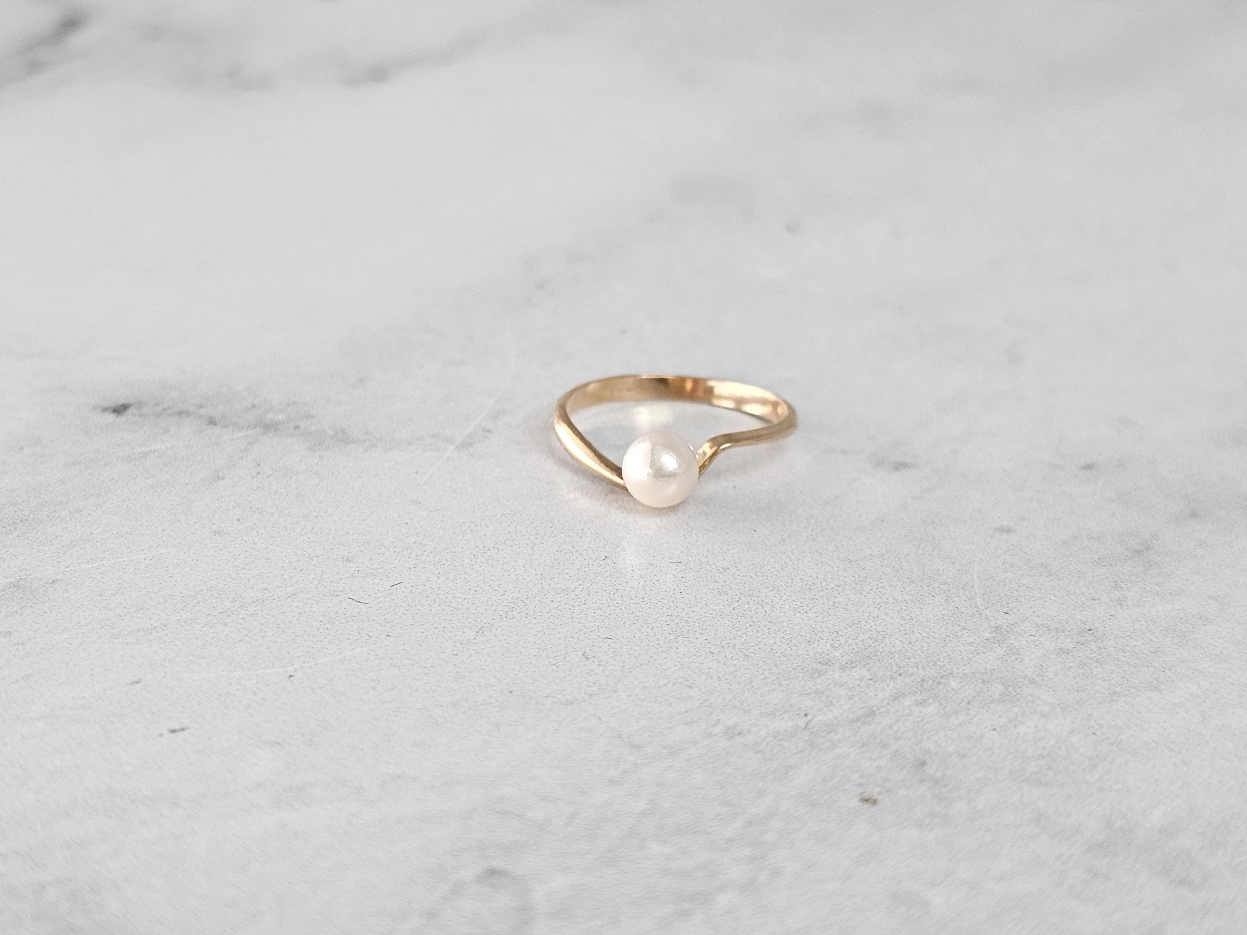 5MM Solitaire Pearl Ring 14k Yellow Gold