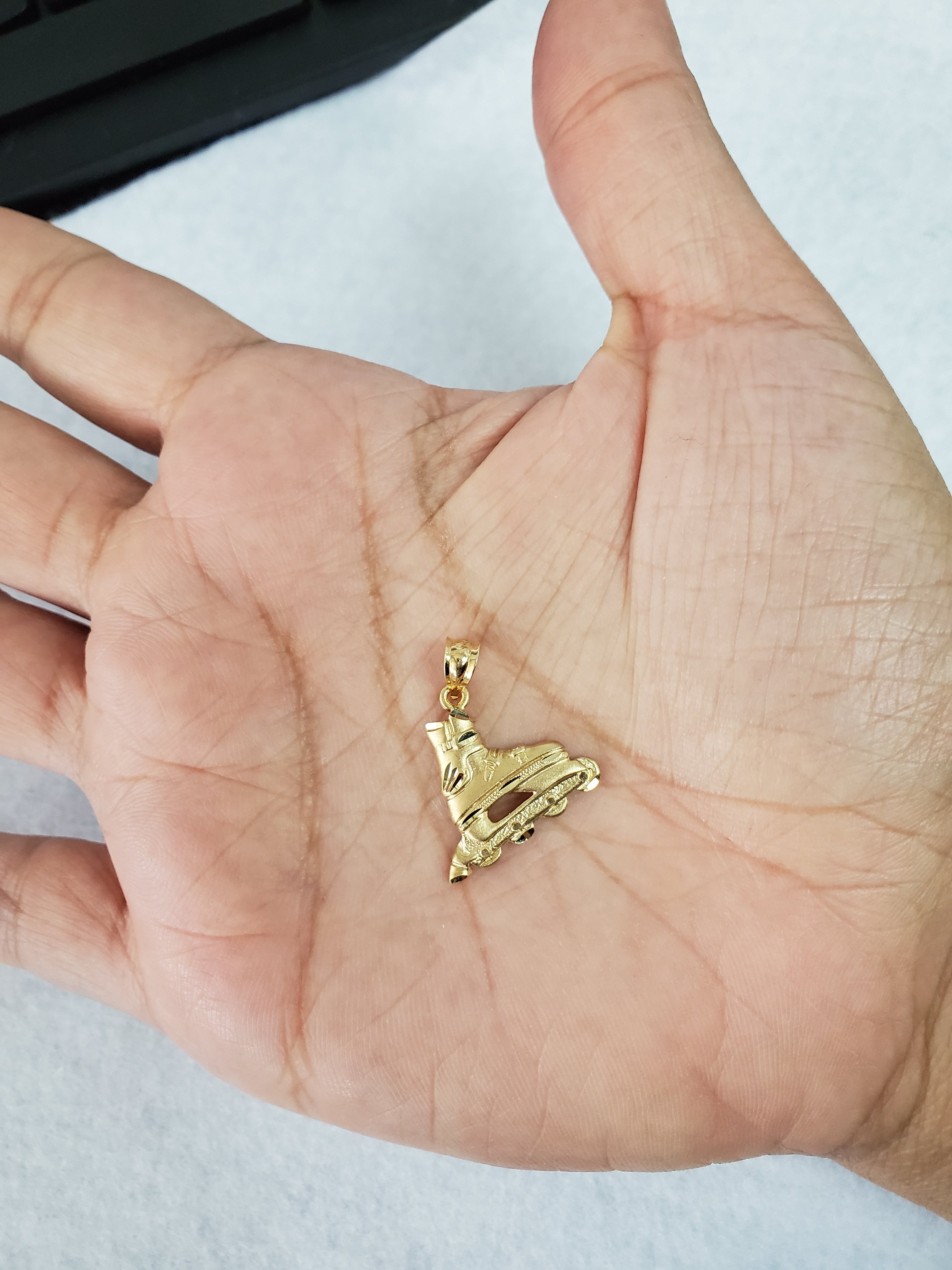 Rollerblades with Diamond Cuts Charm/Pendant 14k Yellow Gold
