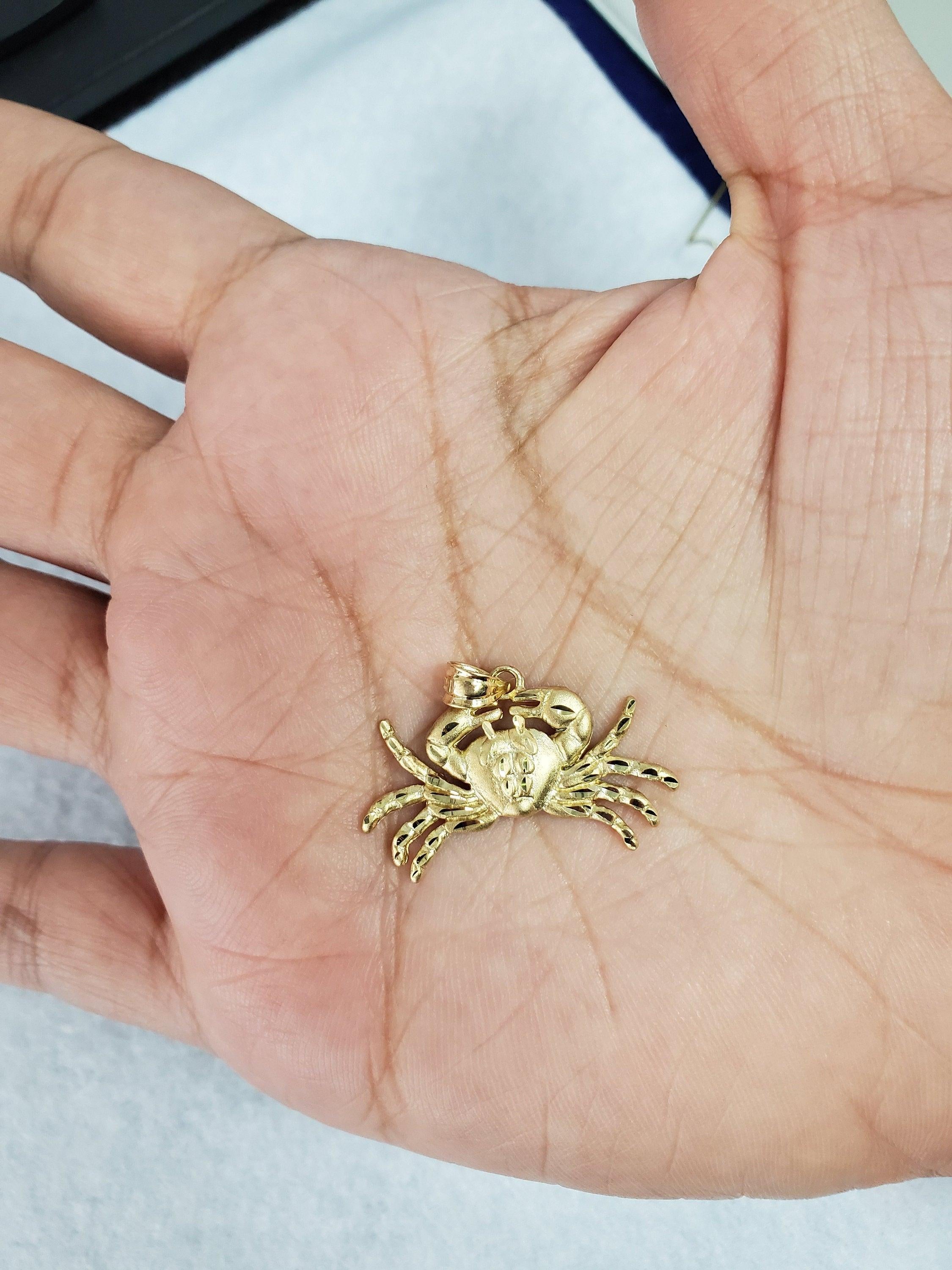 Crab with Diamond Cuts Charm 14k Yellow Gold