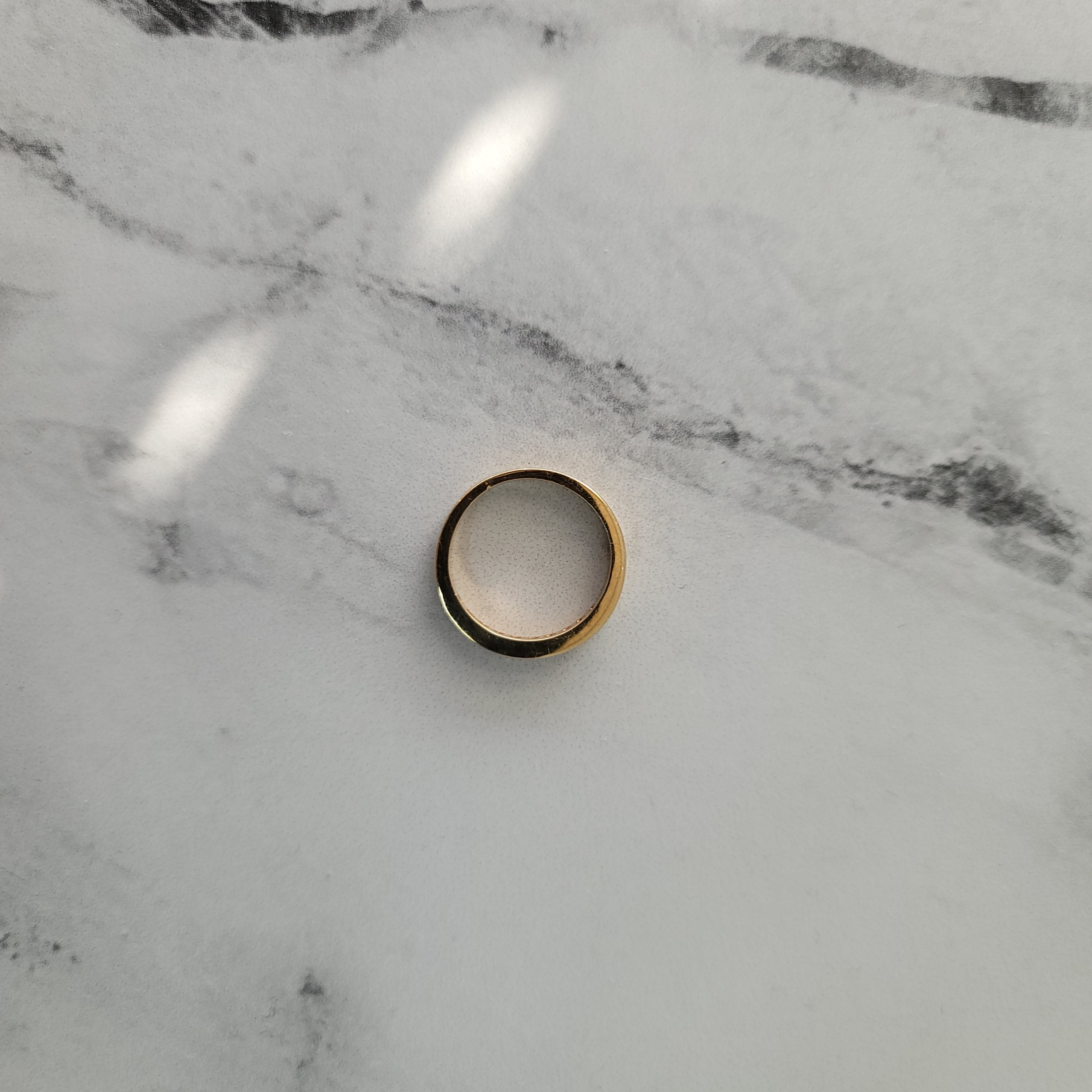 Alianza de boda con diamantes en canal de un tercio de quilate de 2,5 mm