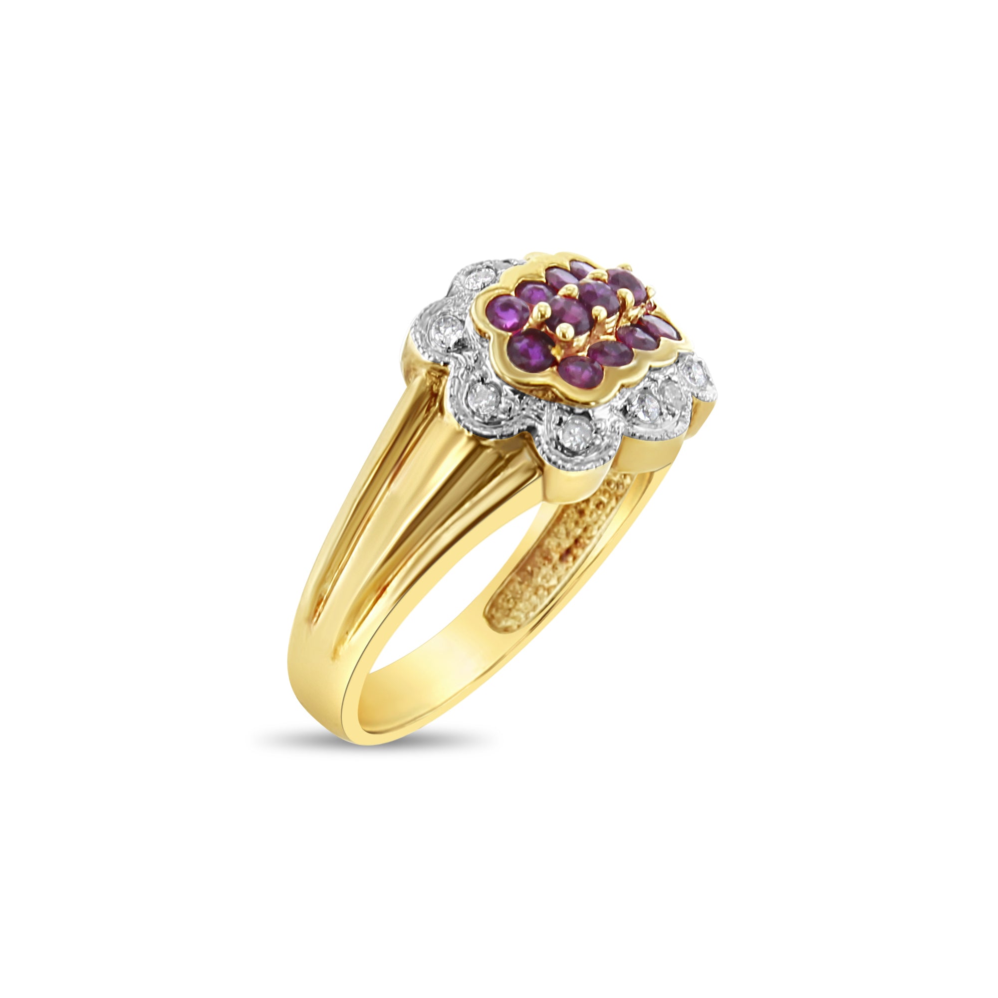 Anillo pavé de diamantes y rubíes de 0,70 ct en oro amarillo de 14 quilates