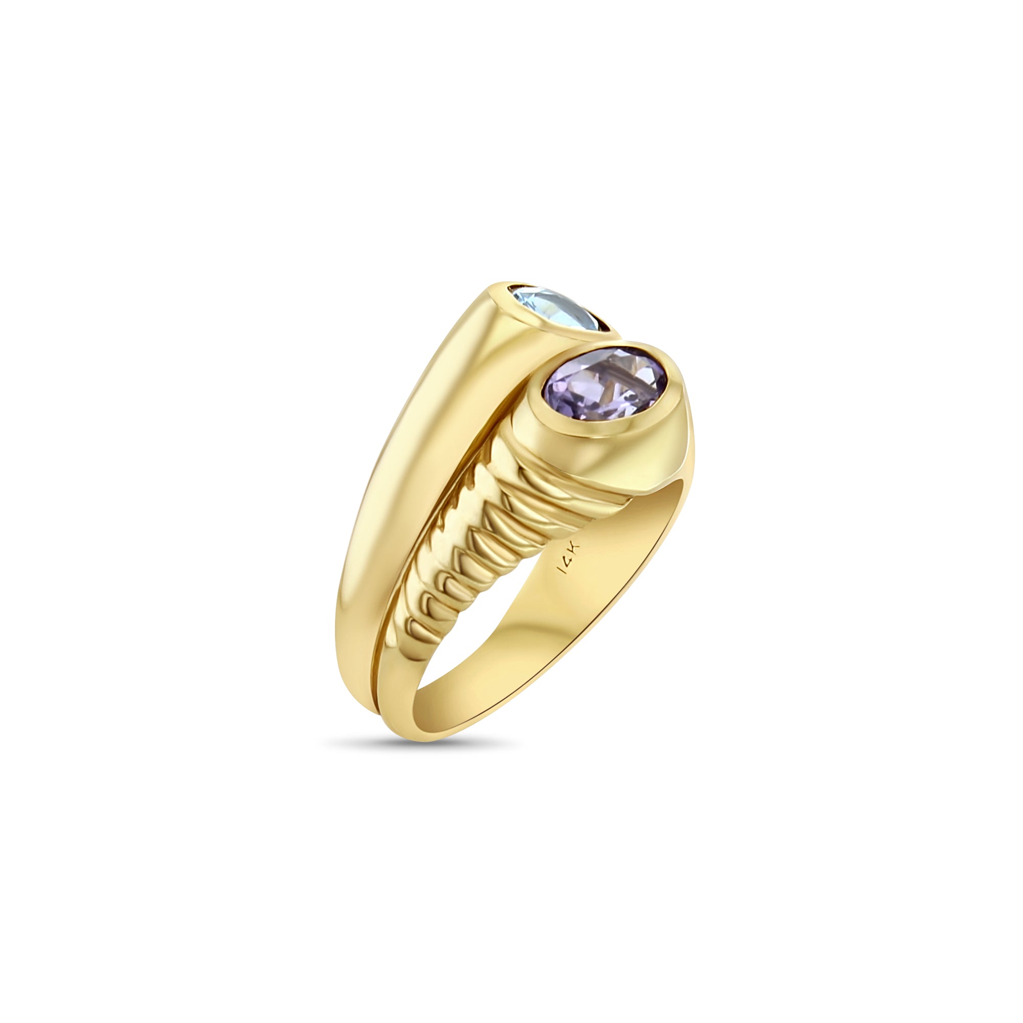 Anillo de oro amarillo de 14 k con amatista y topacio azul