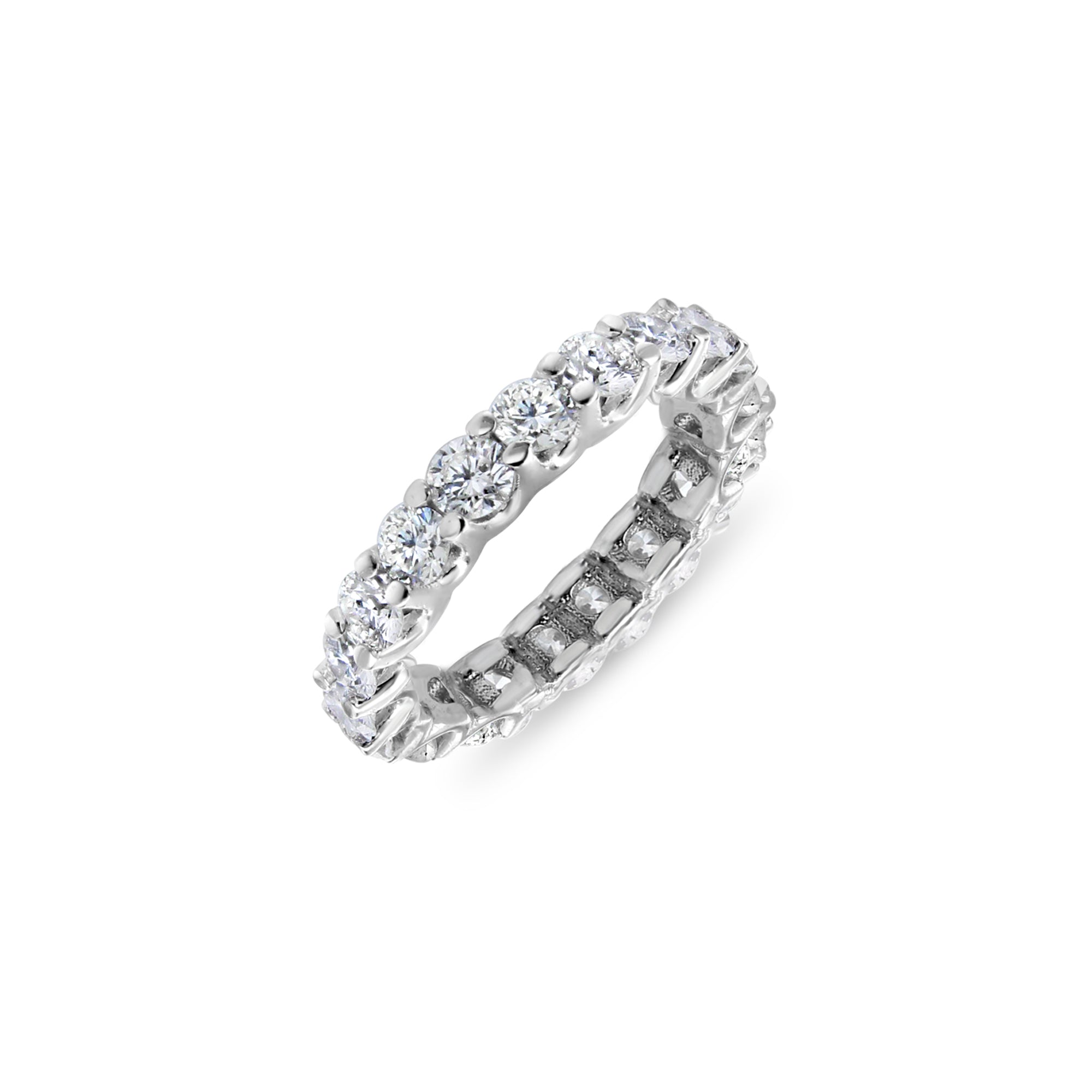 Alianza de eternidad con diamantes en oro blanco de 14 k