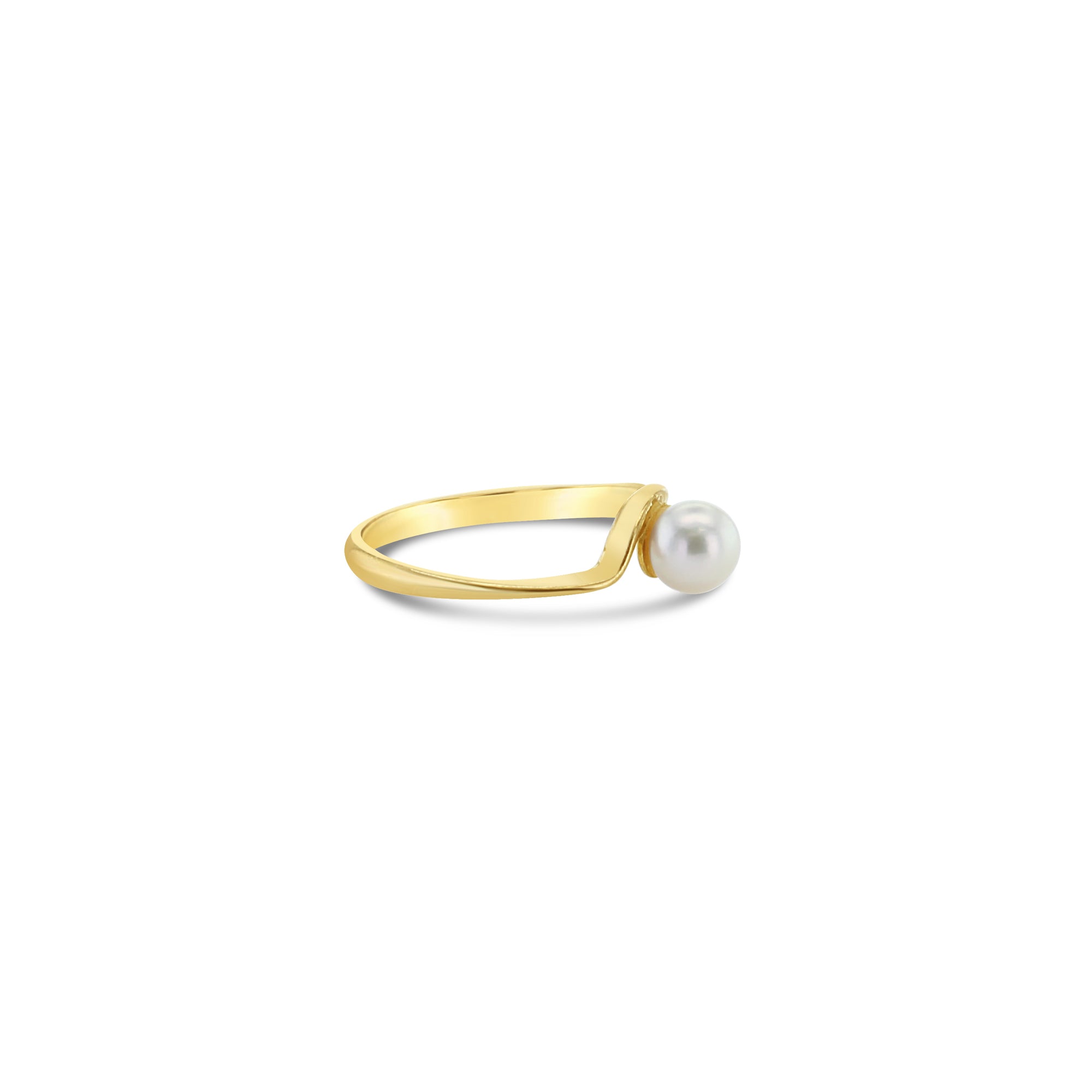 Anillo de perla solitaria de 5 mm en oro amarillo de 14 k