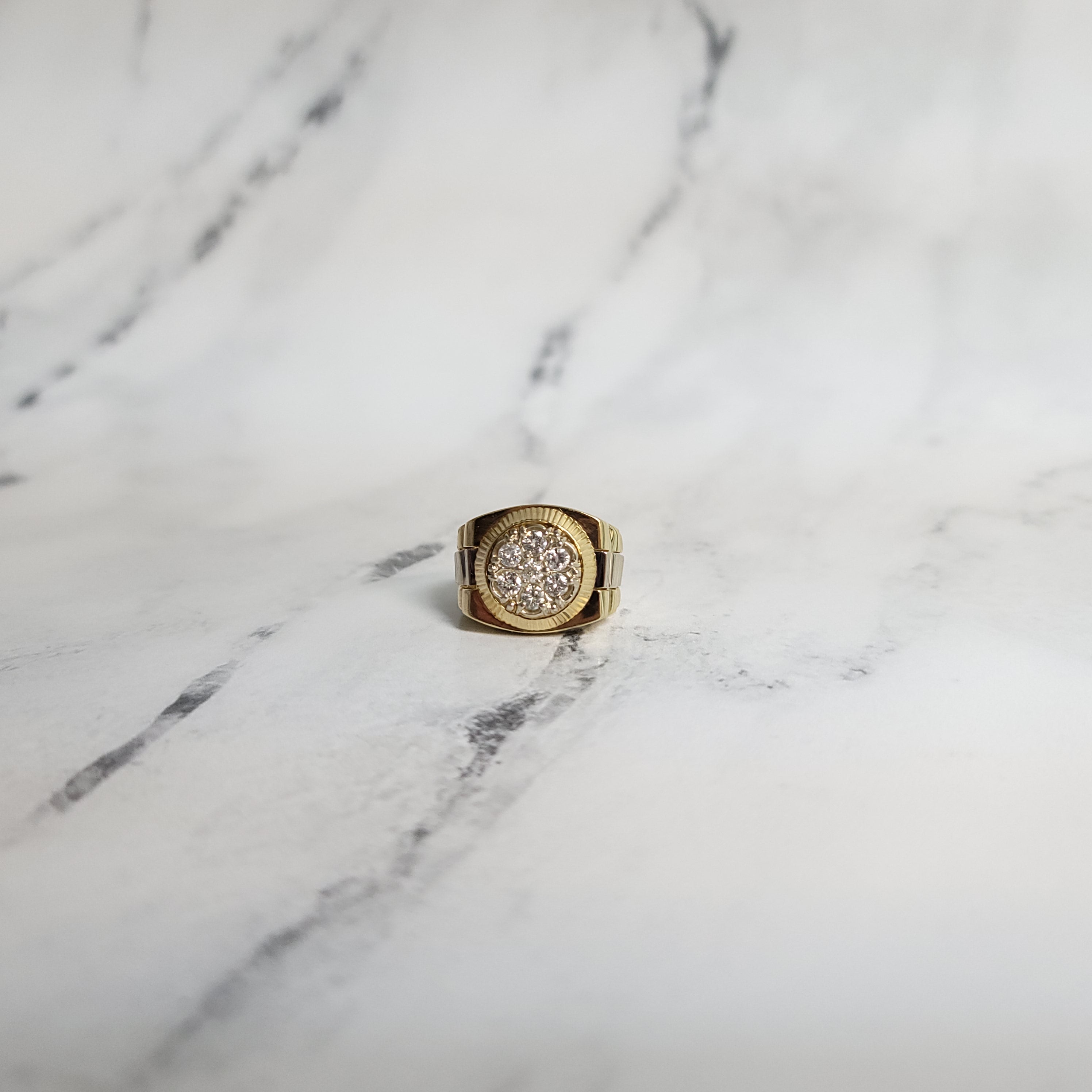Anillo estilo Rolex con diamantes en racimo presidencial