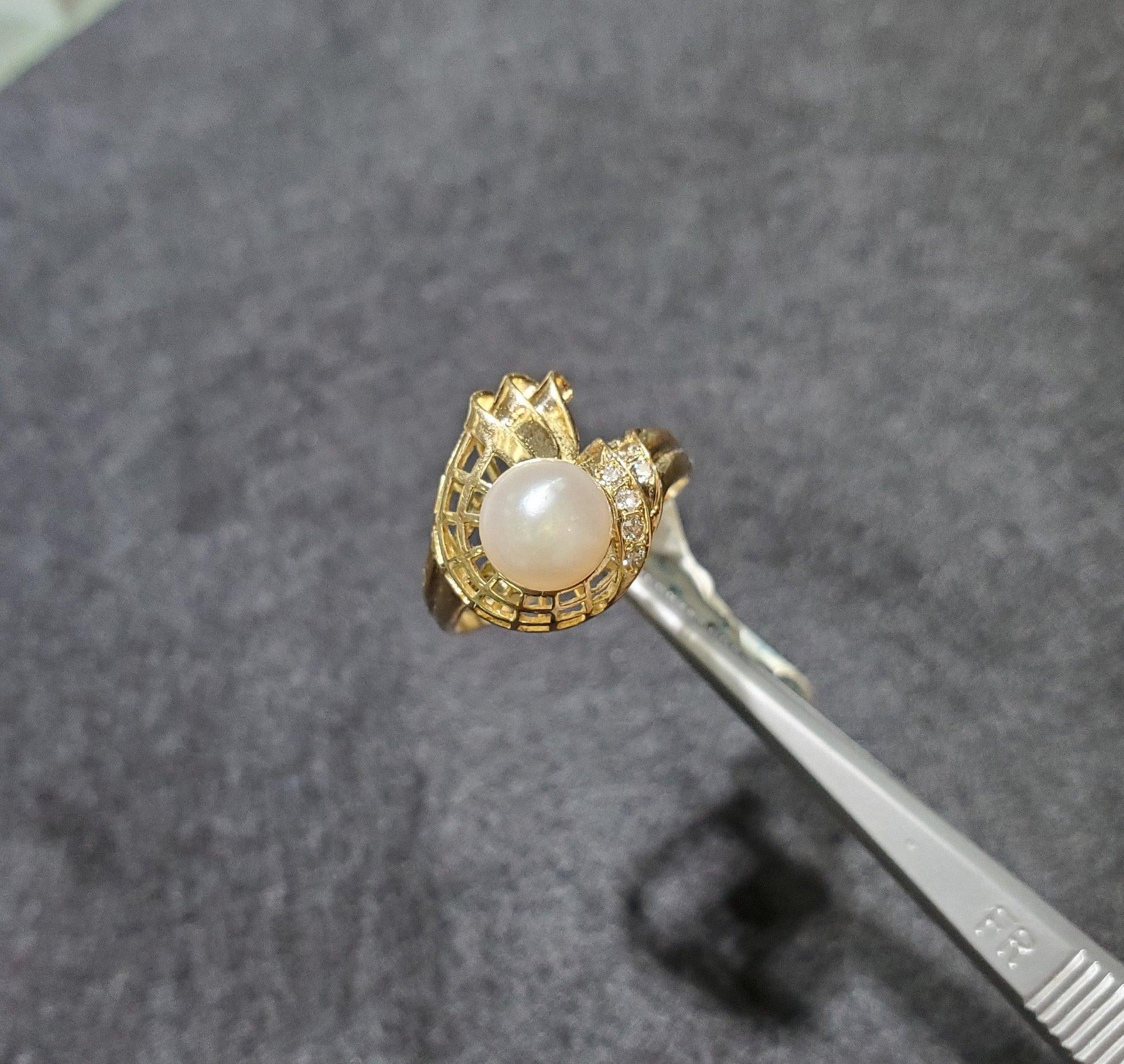Seashell Shaped Diamond Pearl Ring 14k Yellow Gold
