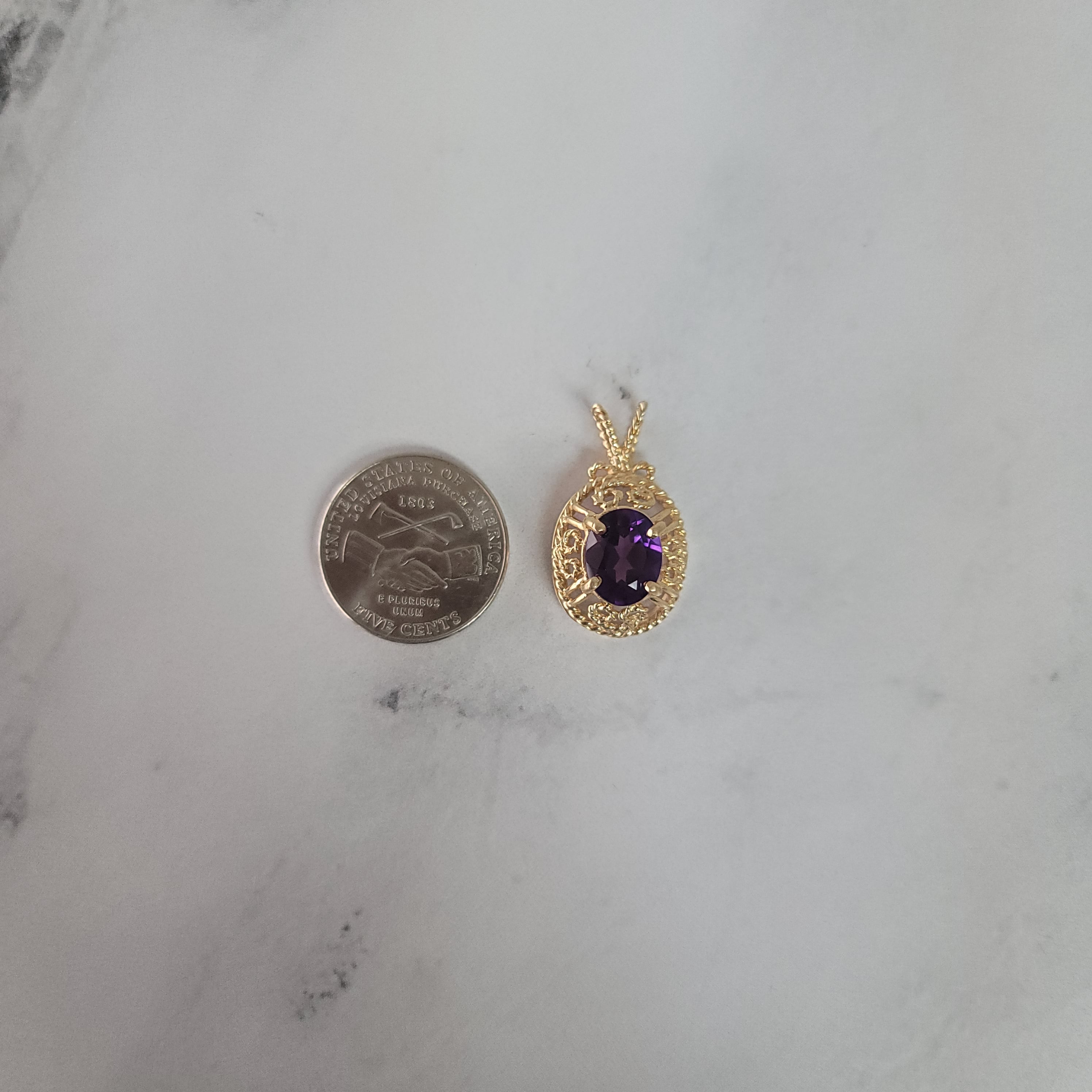 Collar de amatista con bisel estilo vintage en oro amarillo de 14 k