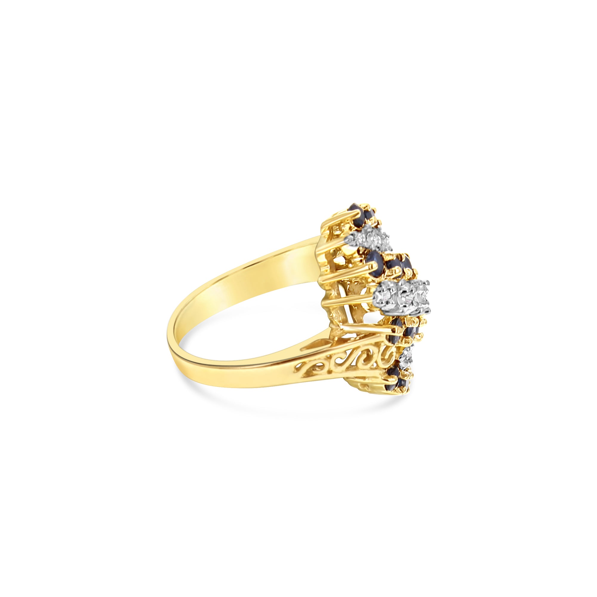 Anillo de cóctel con diamantes y zafiro en oro amarillo de 10 quilates