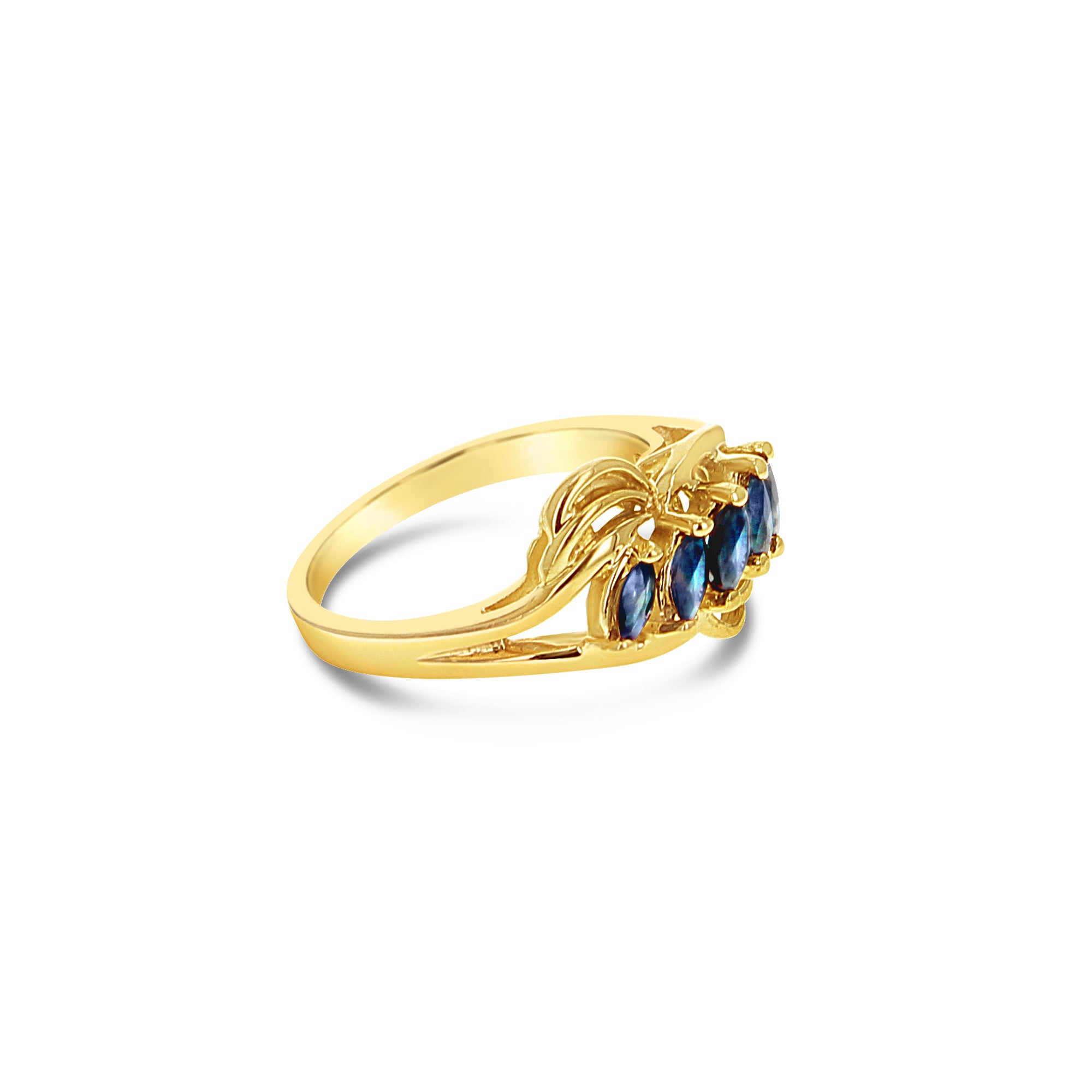 Anillo de zafiro marquesa en oro amarillo de 14 k