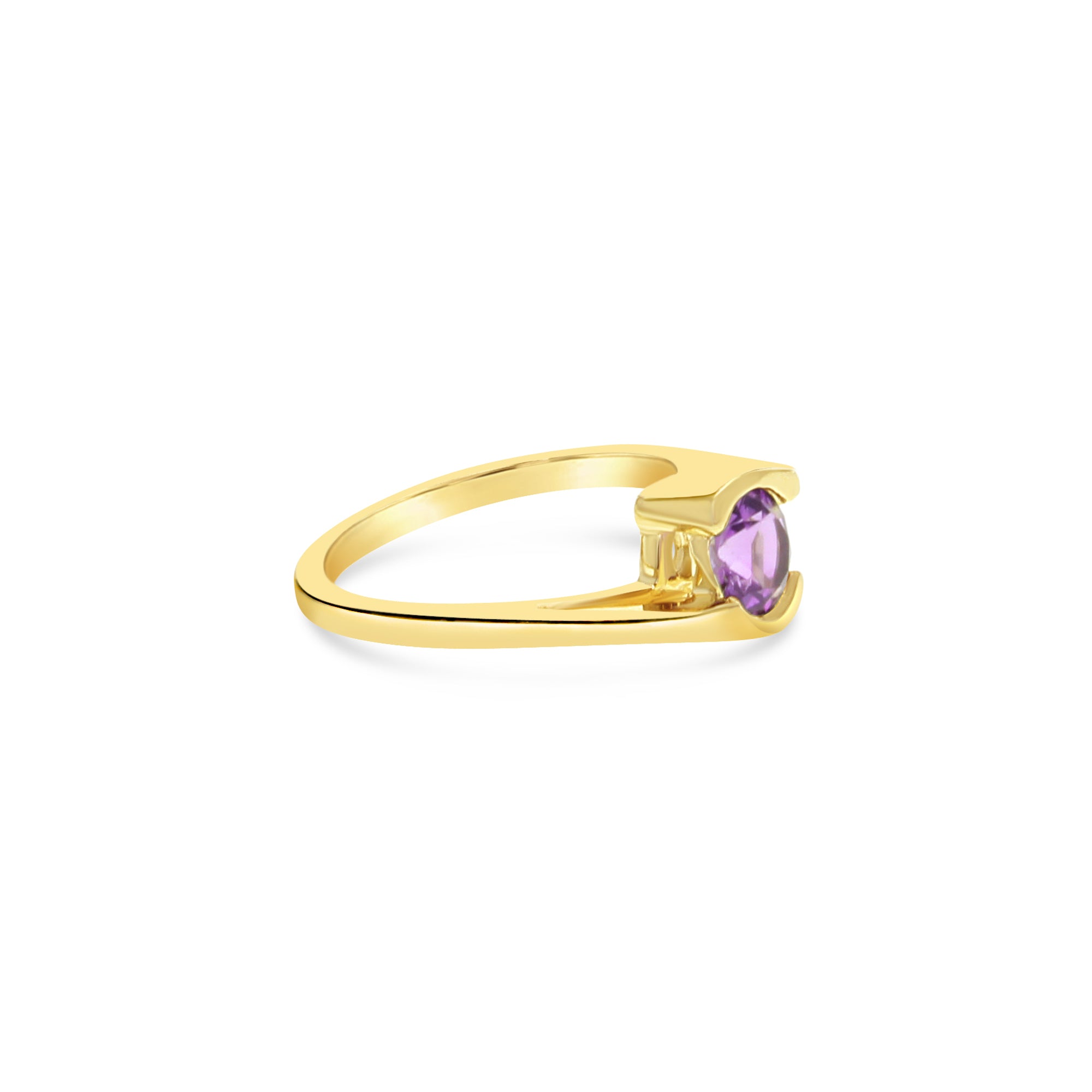 Anillo solitario de amatista en oro amarillo de 14 k
