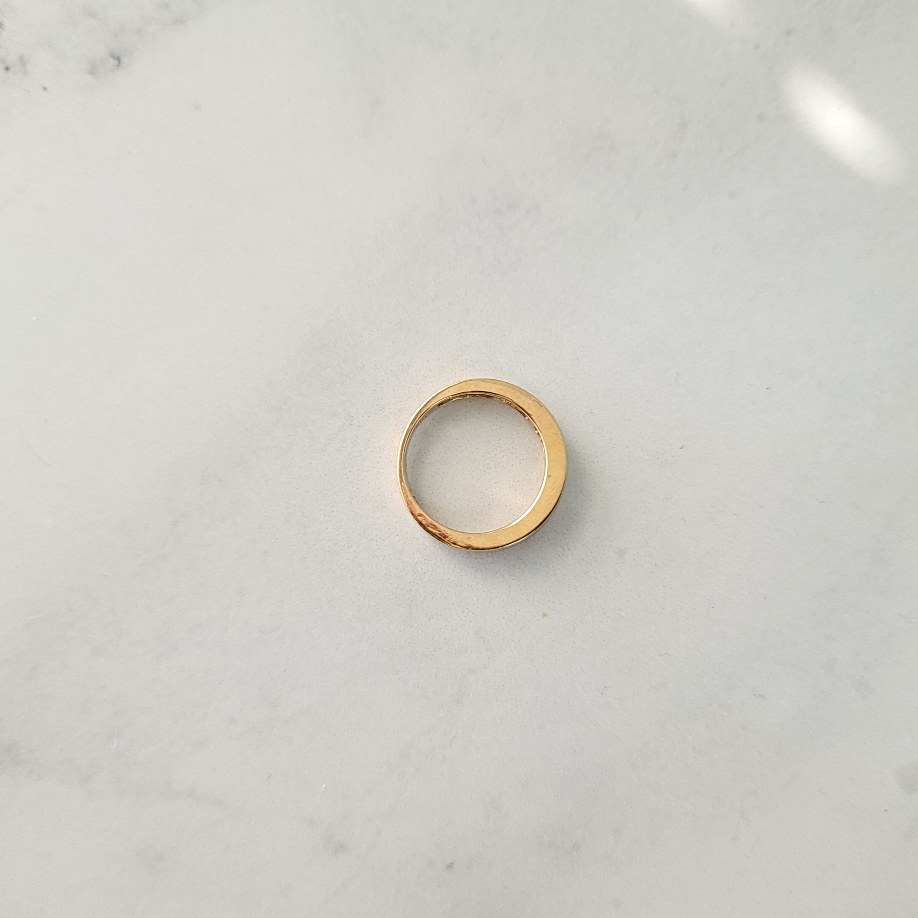 Alianza de boda con diamantes engastados en canal de 5 mm