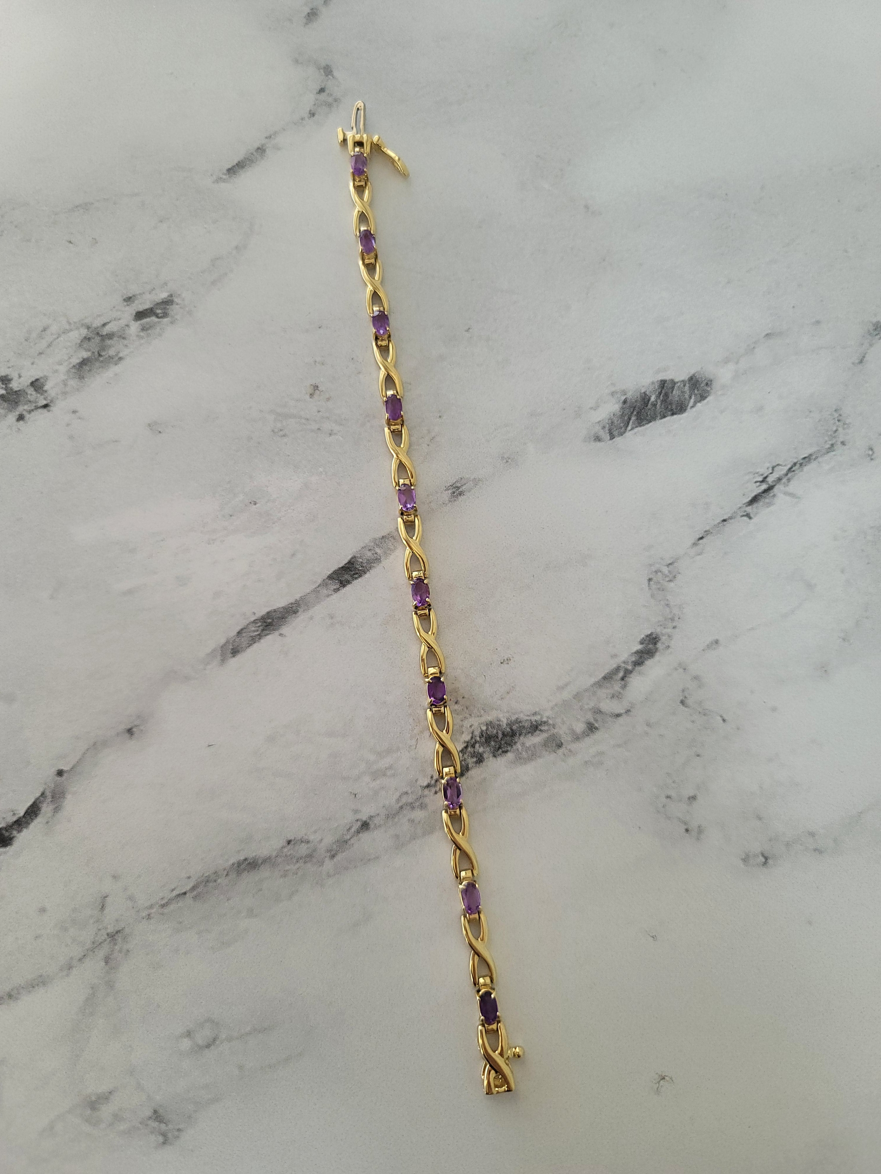 Pulsera de tenis con amatista estilo X de 2 quilates
