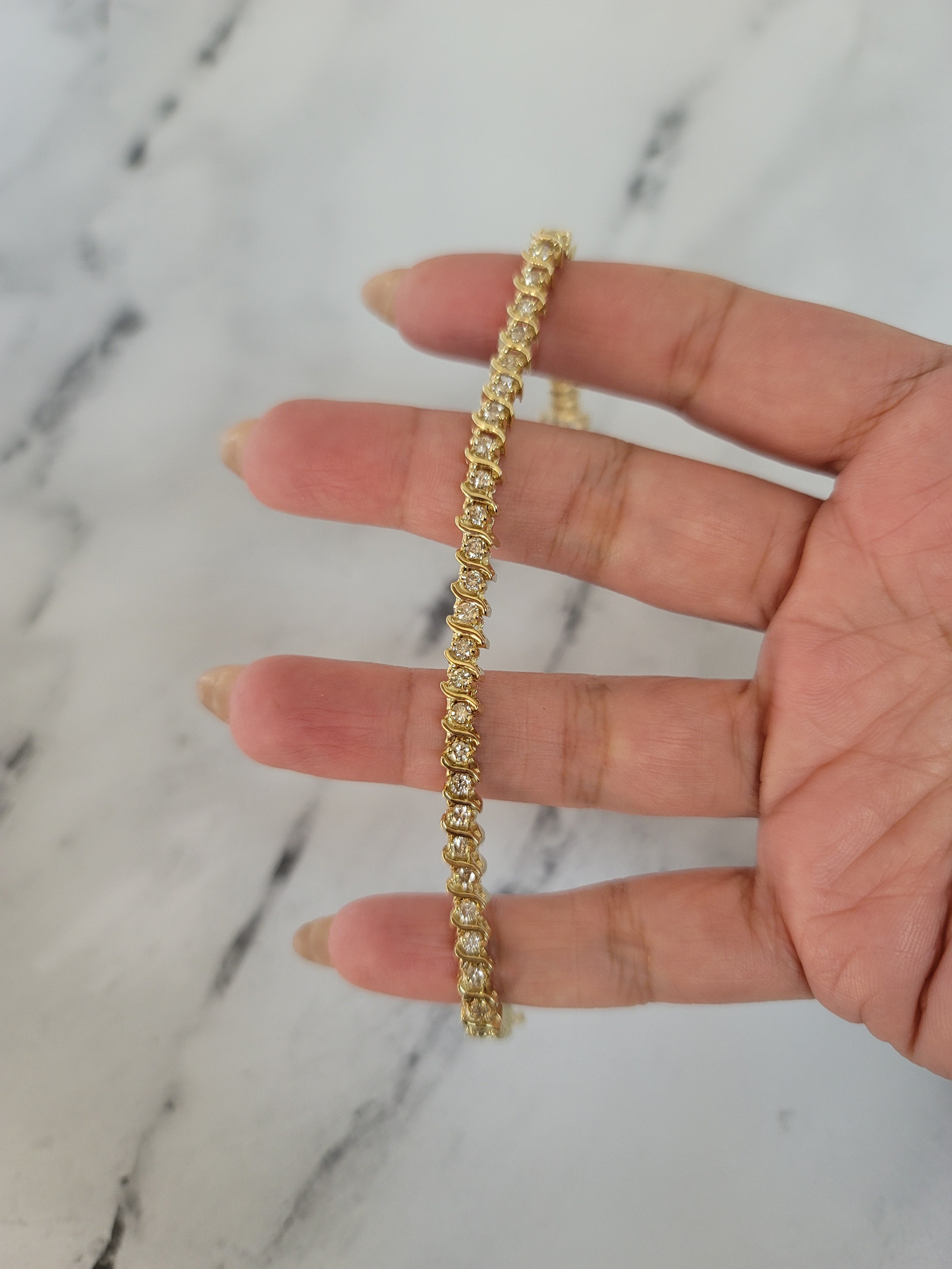 Pulsera de tenis estilo S de 3 quilates en oro amarillo de 14 k