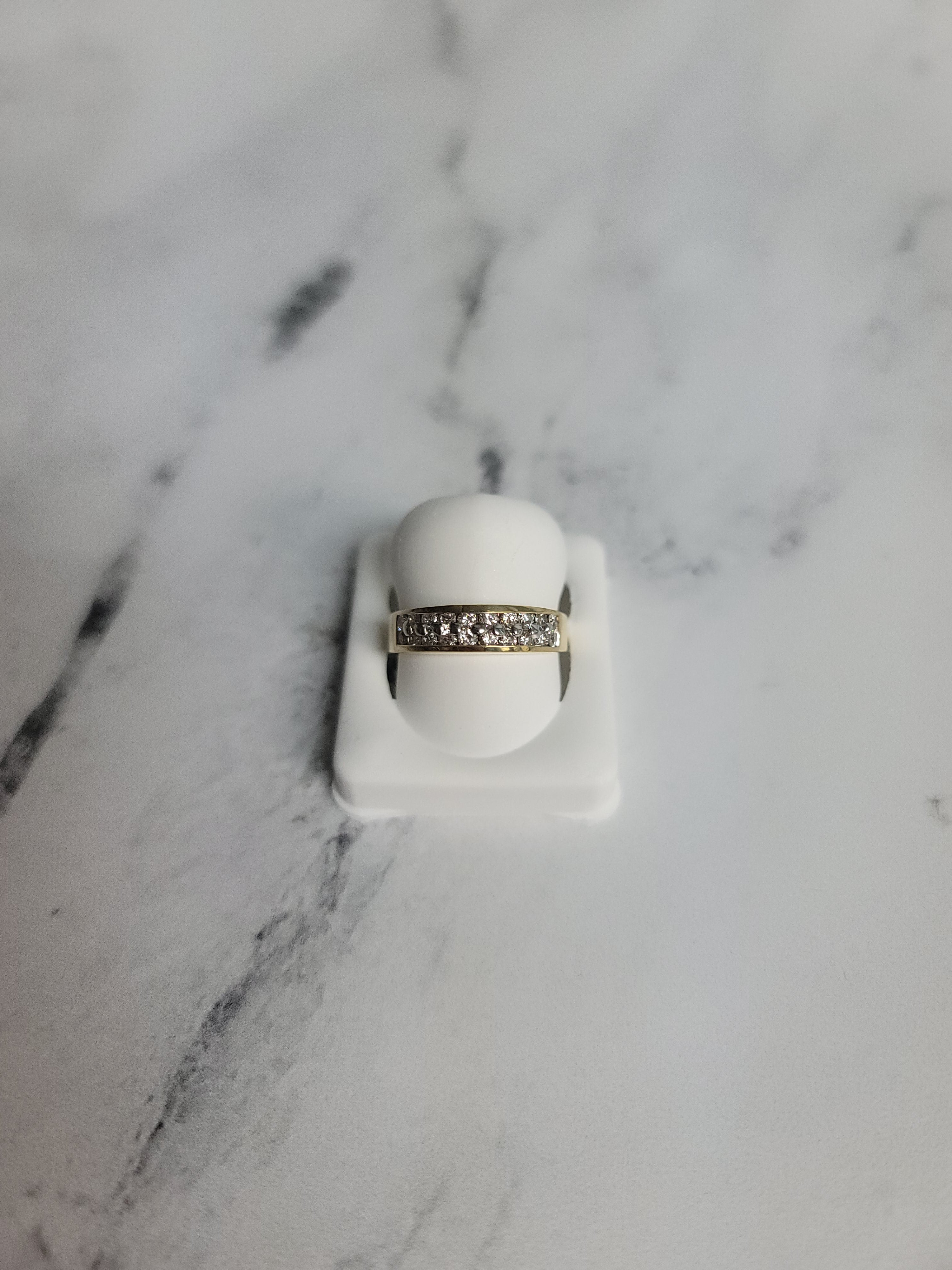 Alianza de boda de dos filas de diamantes de 0,52 ct en oro amarillo de 14 quilates