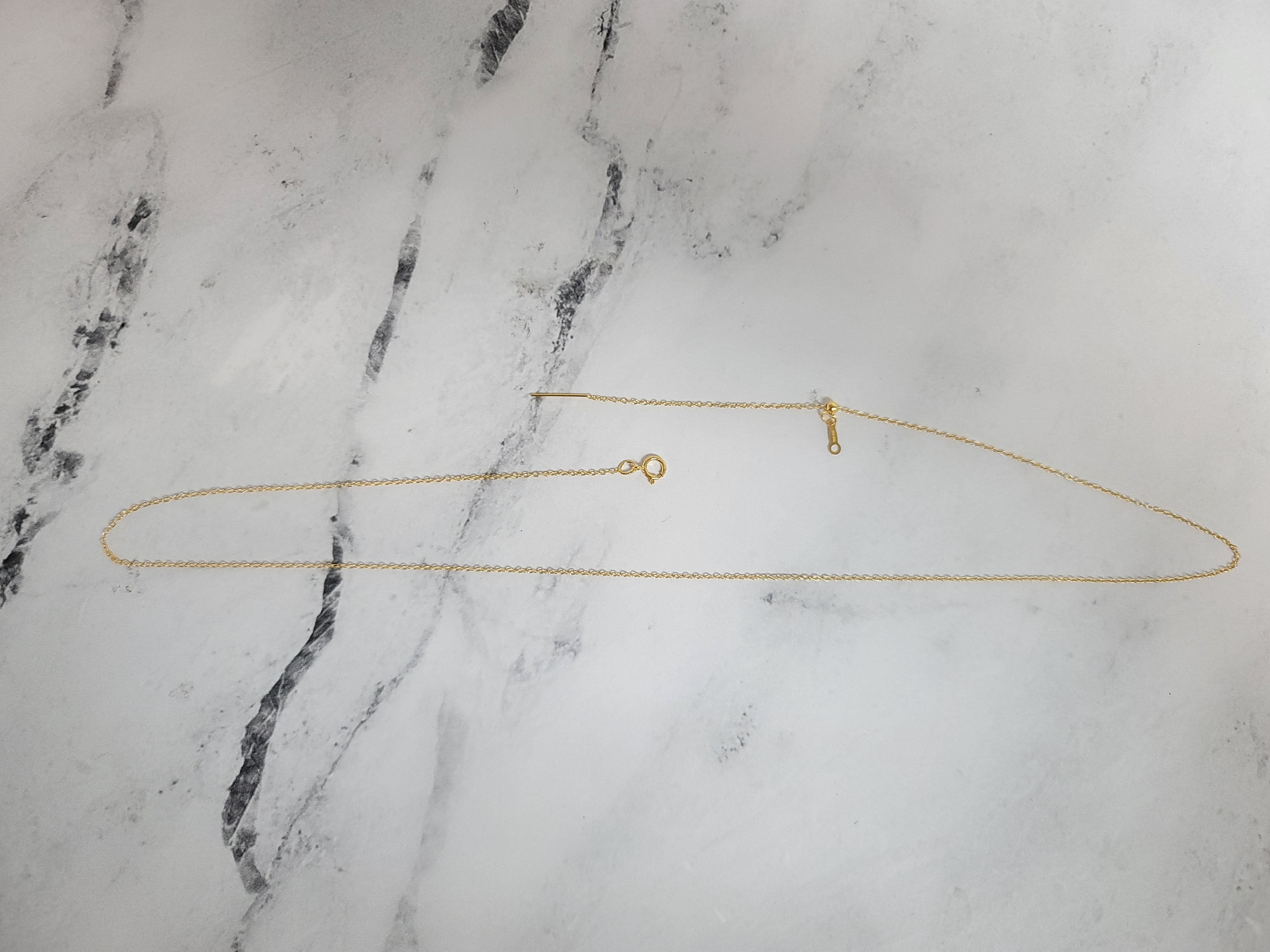 Cadena con enhebrador de cuentas rellena de oro amarillo de 14 k