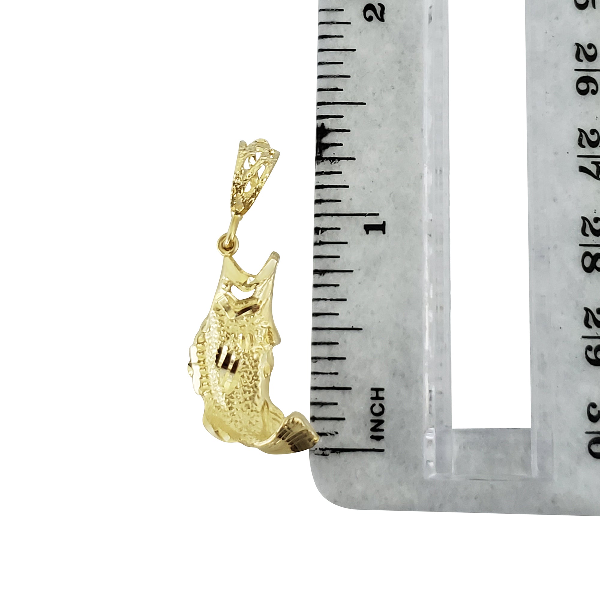 Fishing charm with diamond cuts