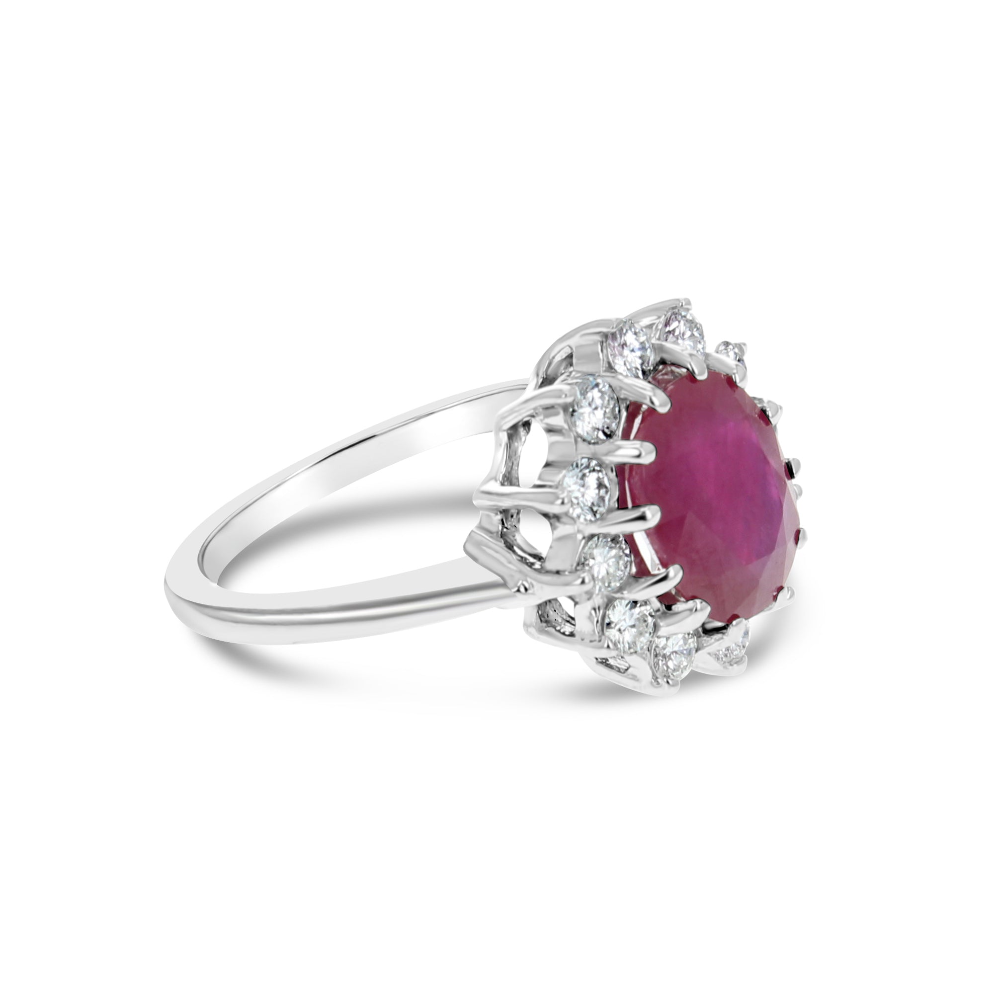 Anillo de compromiso con rubí y diamantes de 3,14 ct en oro blanco de 14 quilates