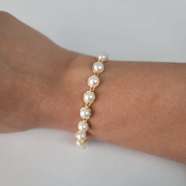 6MM Pearl Bracelet with Gold trim 14k Yellow Gold