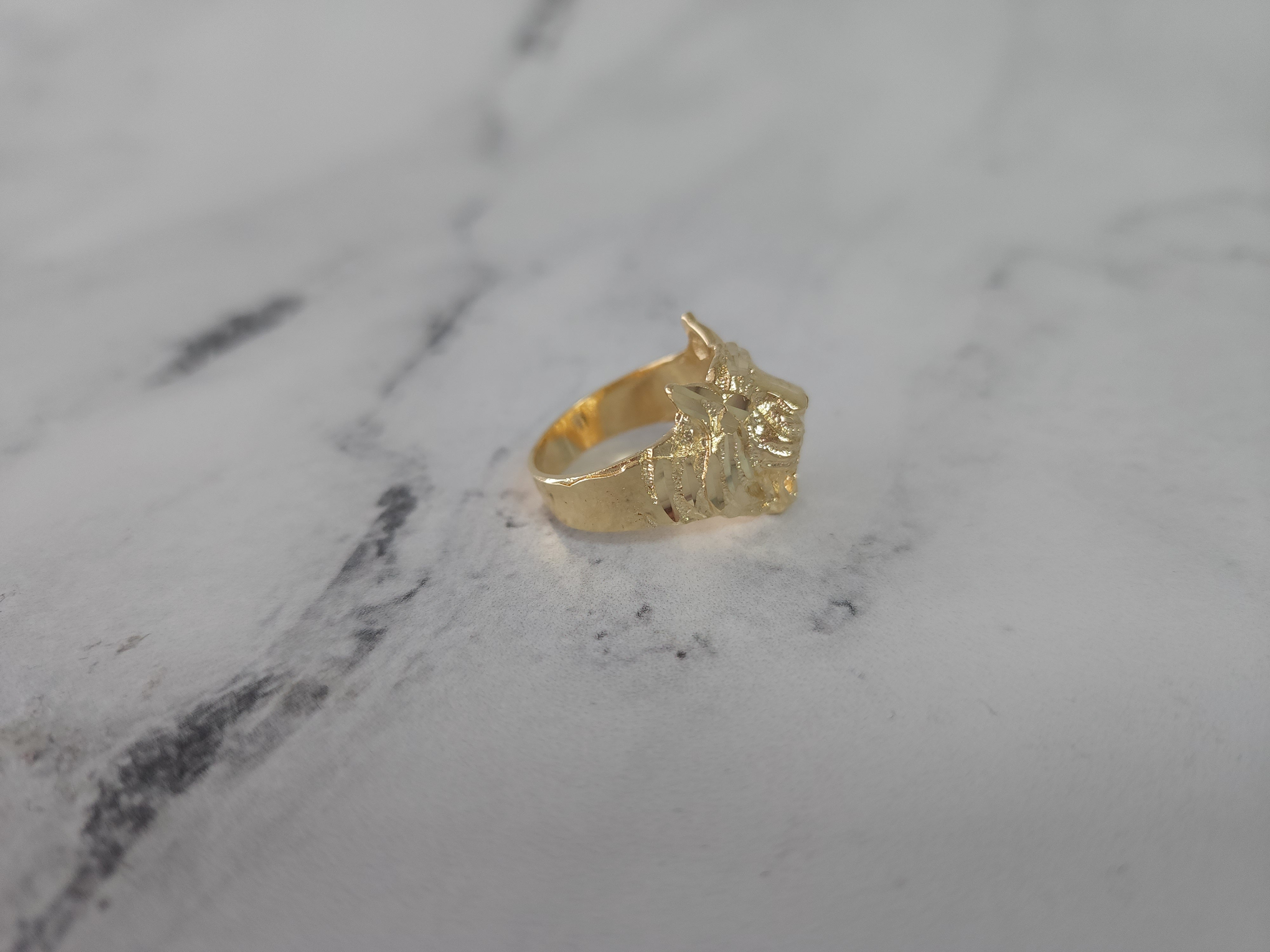 Lion Ring with Diamond Cuts 14k Yellow Gold