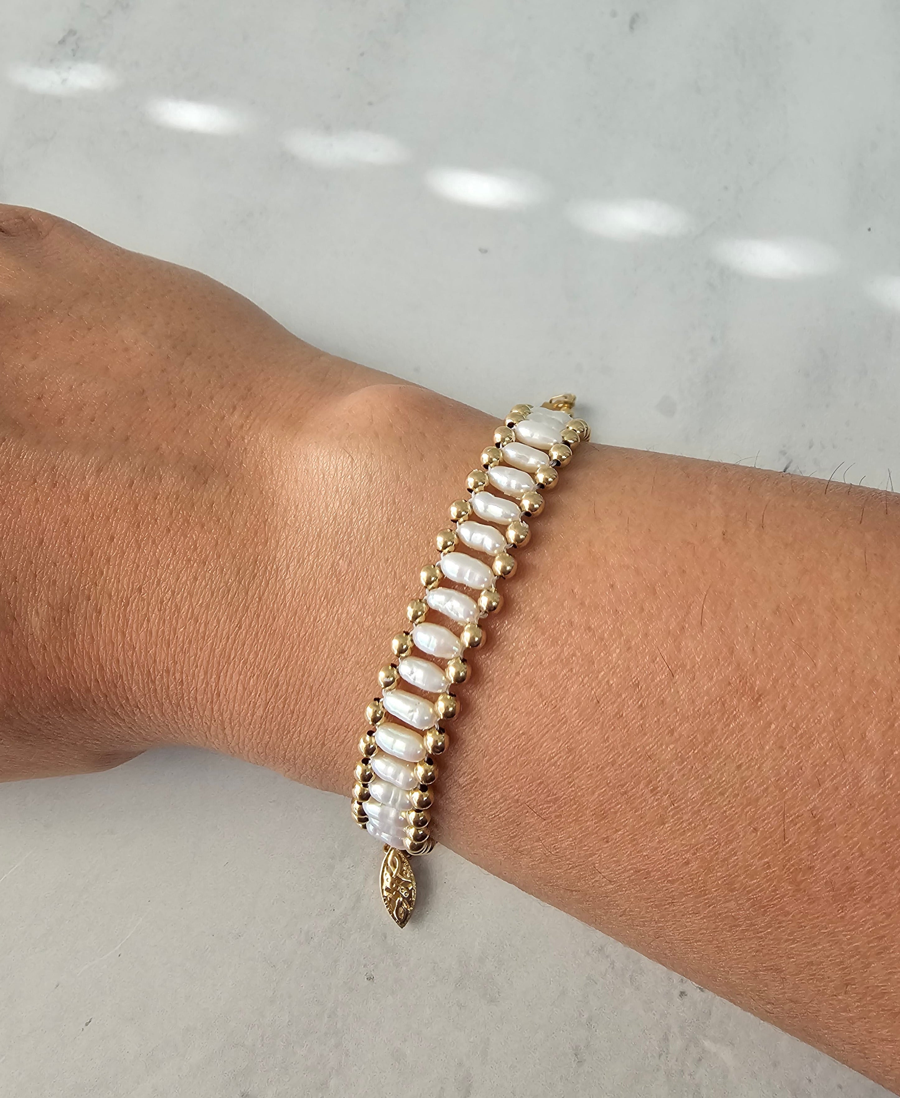 Pulsera vintage de perlas de arroz en oro amarillo de 14 k