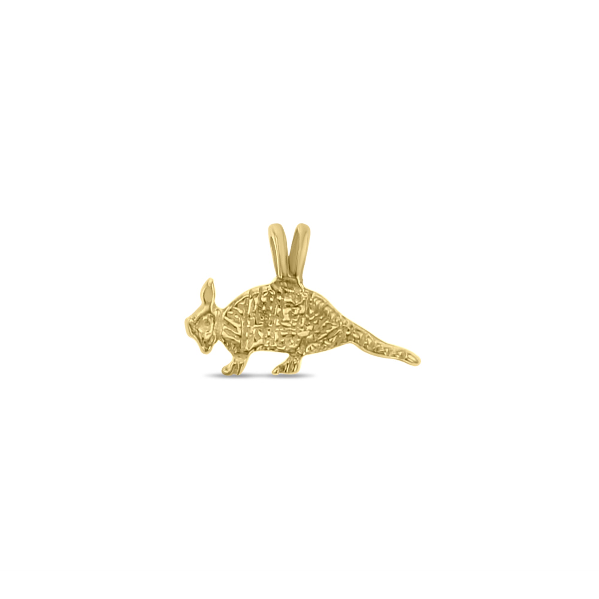 Dije de oro amarillo de 14 k con forma de armadillo