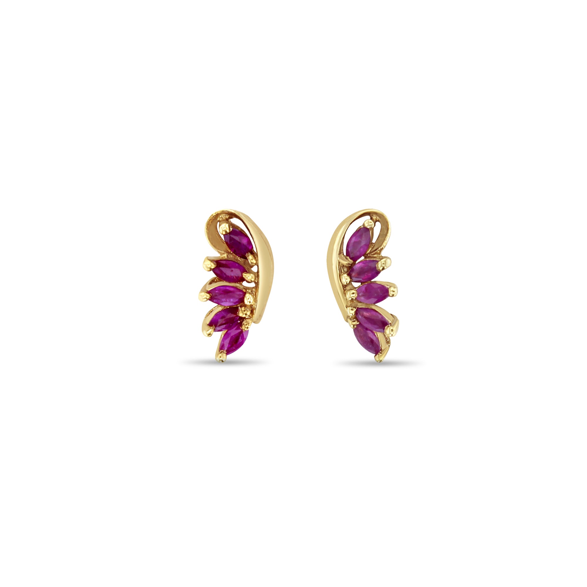 Clous d'oreilles en or jaune 14 carats avec rubis marquise