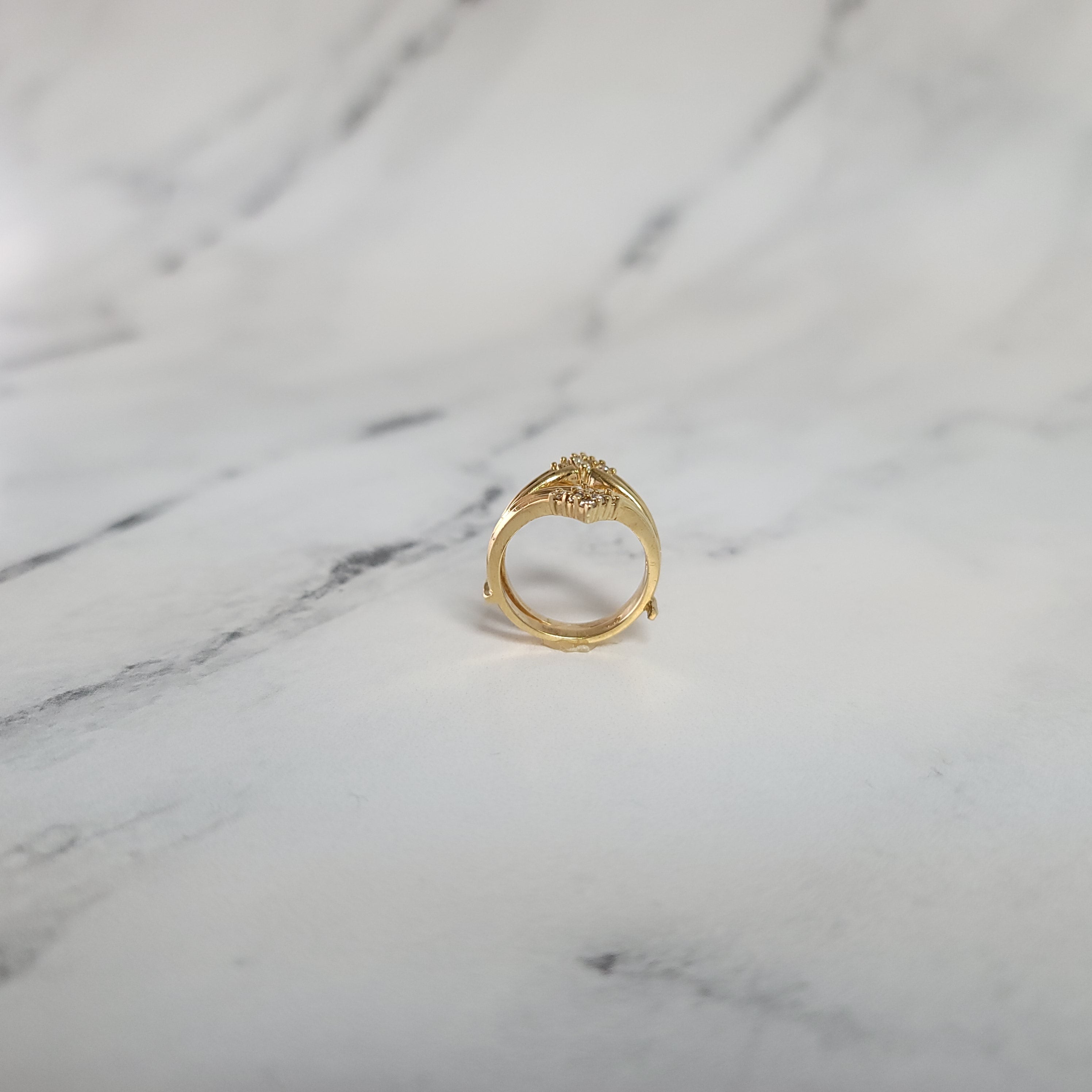 Bague de protection/amélioration en forme d'éventail avec diamants