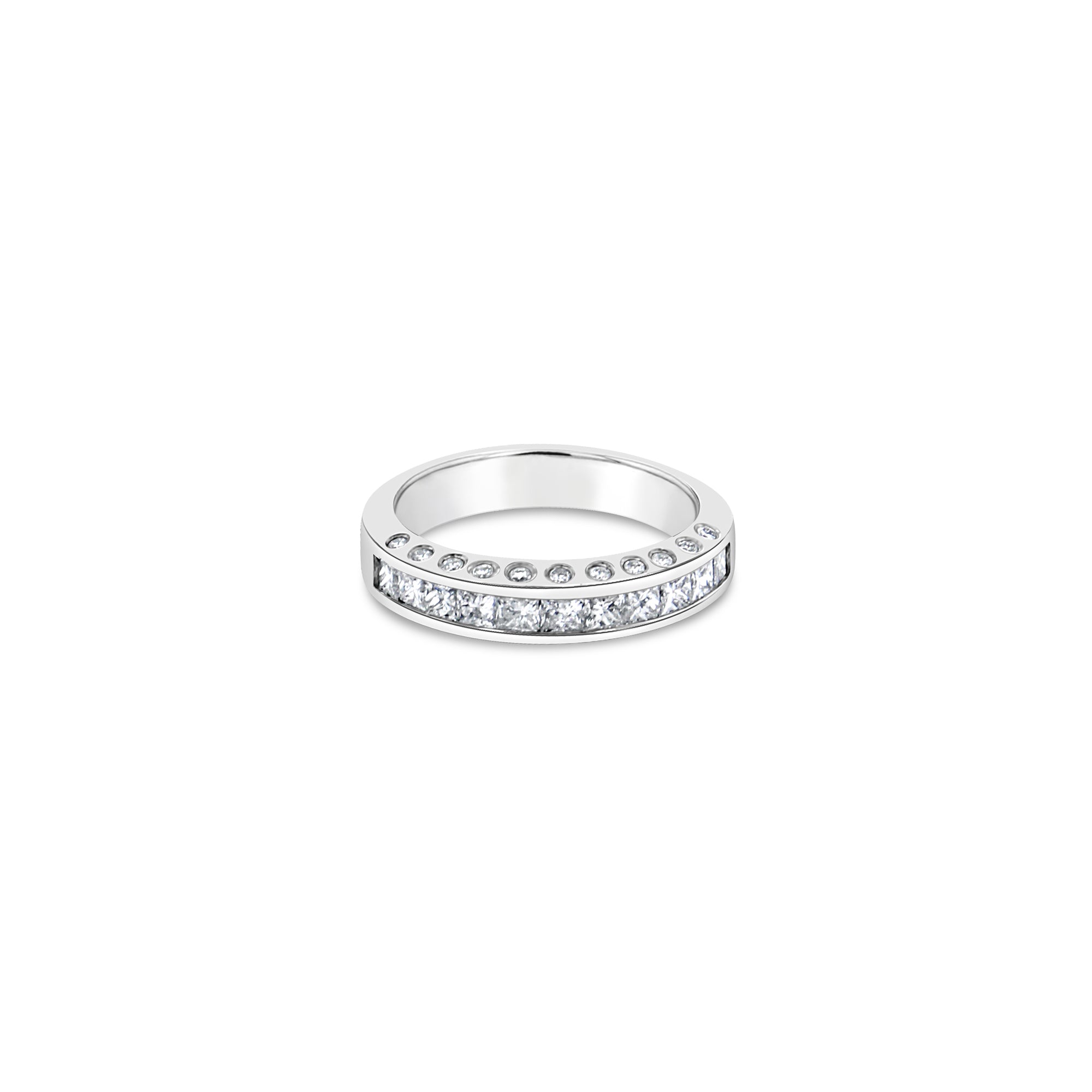 Bague en or blanc 14 carats avec diamants taille princesse d'un carat