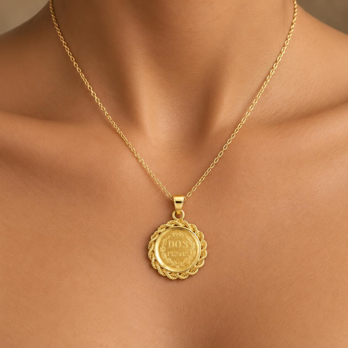 Dos Pesos Necklace with Rope Bezel
