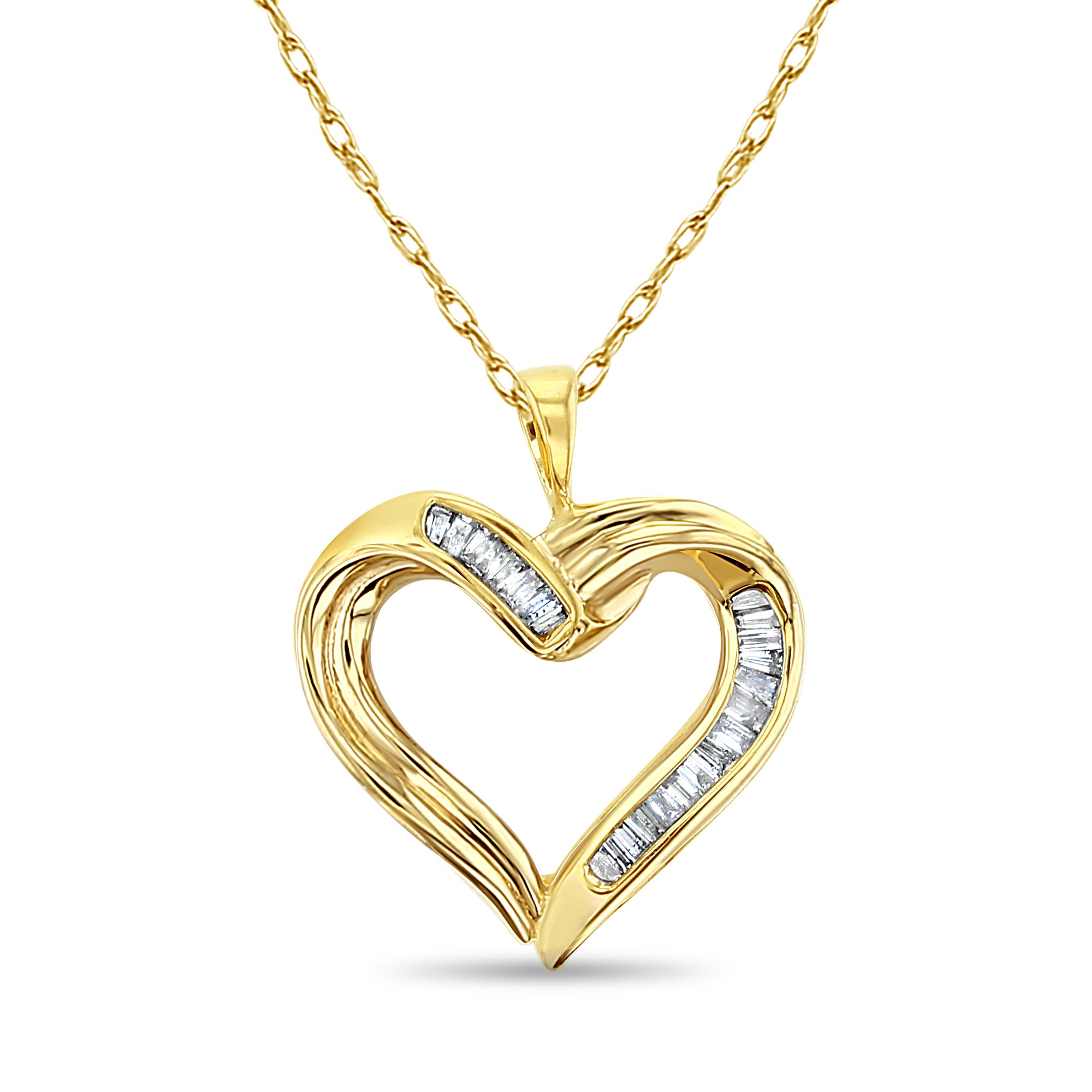 Collar de diamantes en forma de corazón de talla baguette en oro amarillo de 14 k