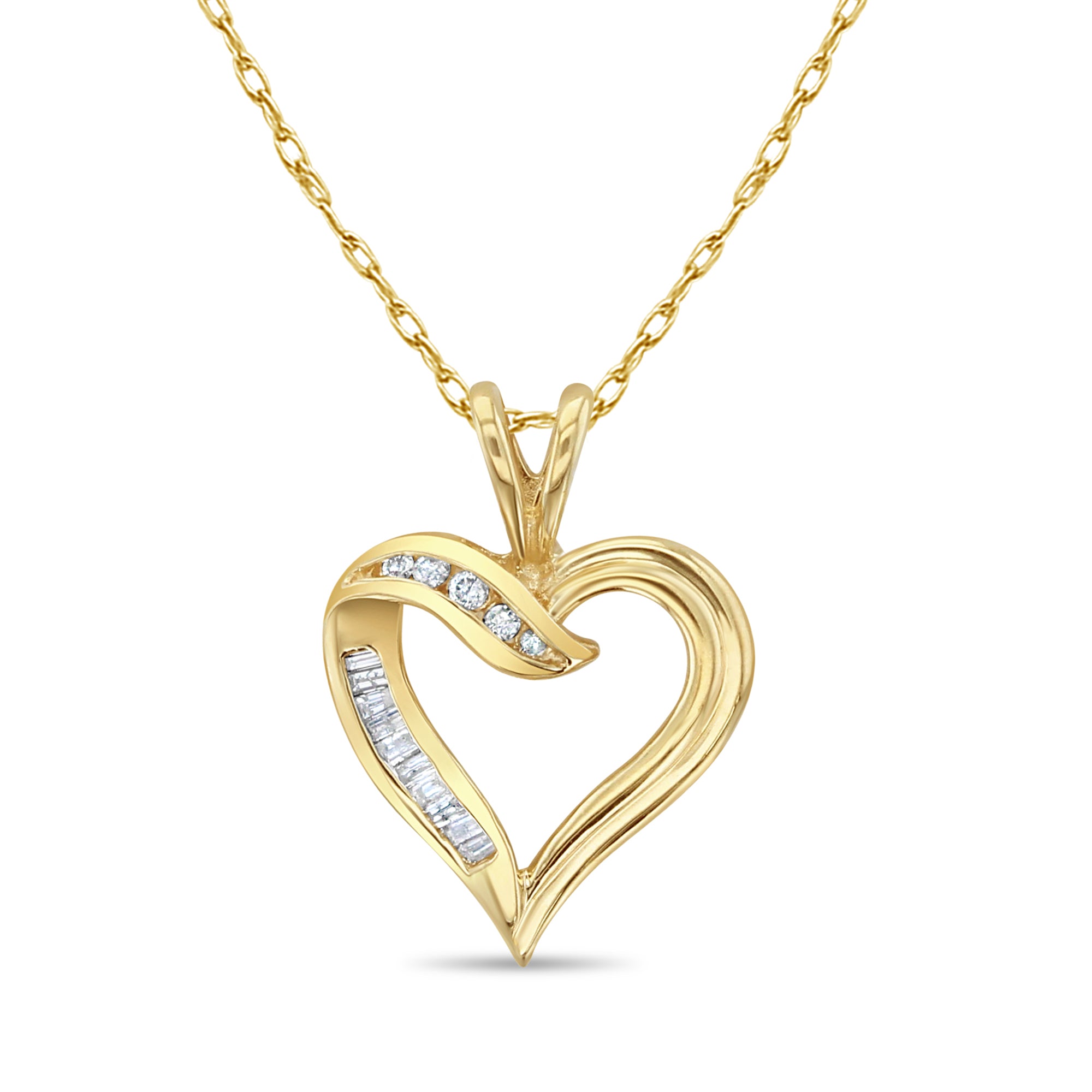 Collar de diamantes en forma de corazón, redondos y de talla baguette, en oro amarillo de 14 k