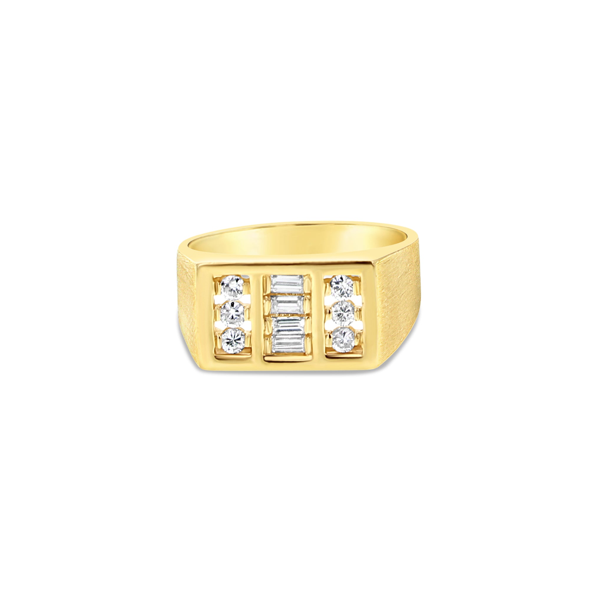 Anillo llamativo de tres filas de diamantes en oro amarillo de 14 k