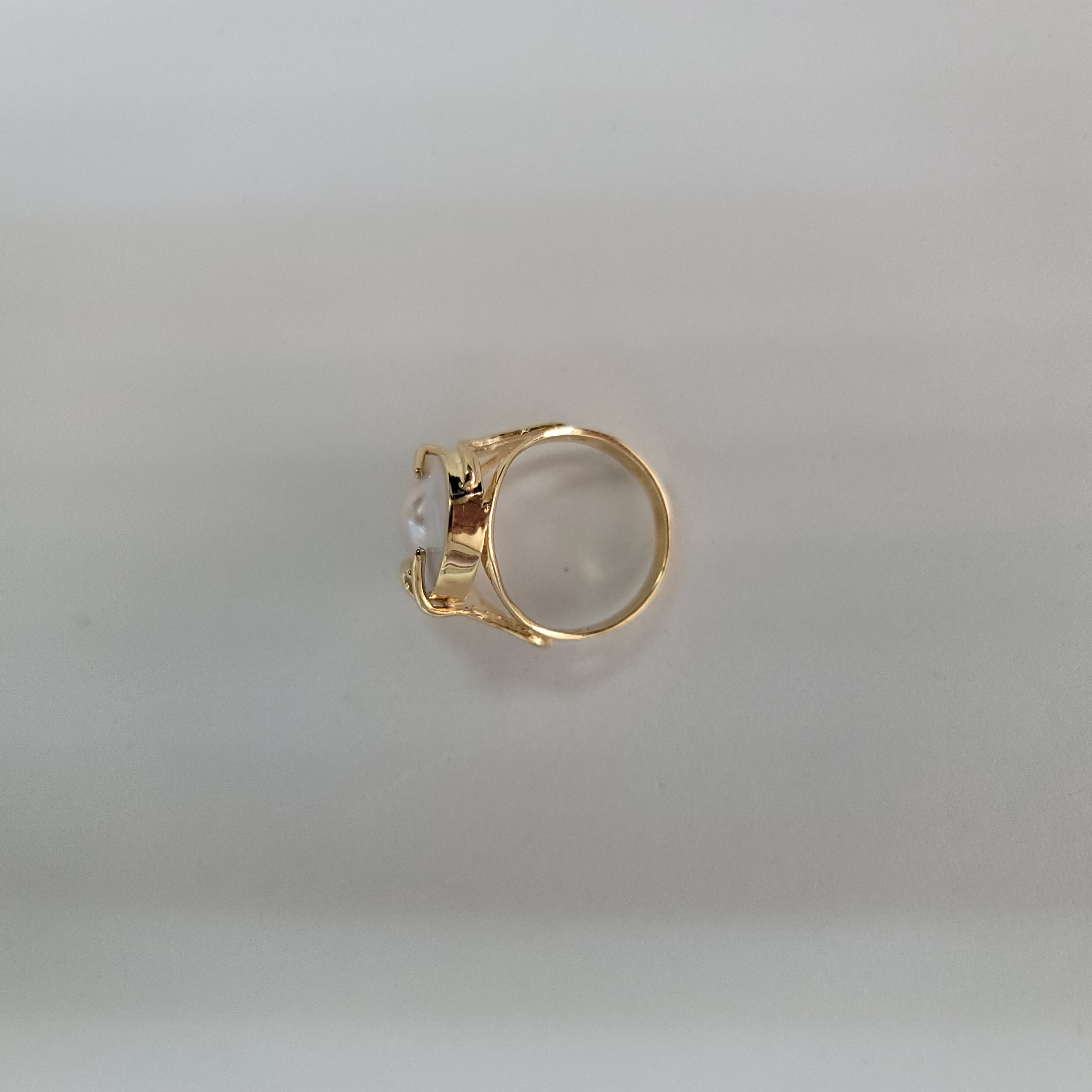 Mother of Pearl Ring 14k Yellow Gold