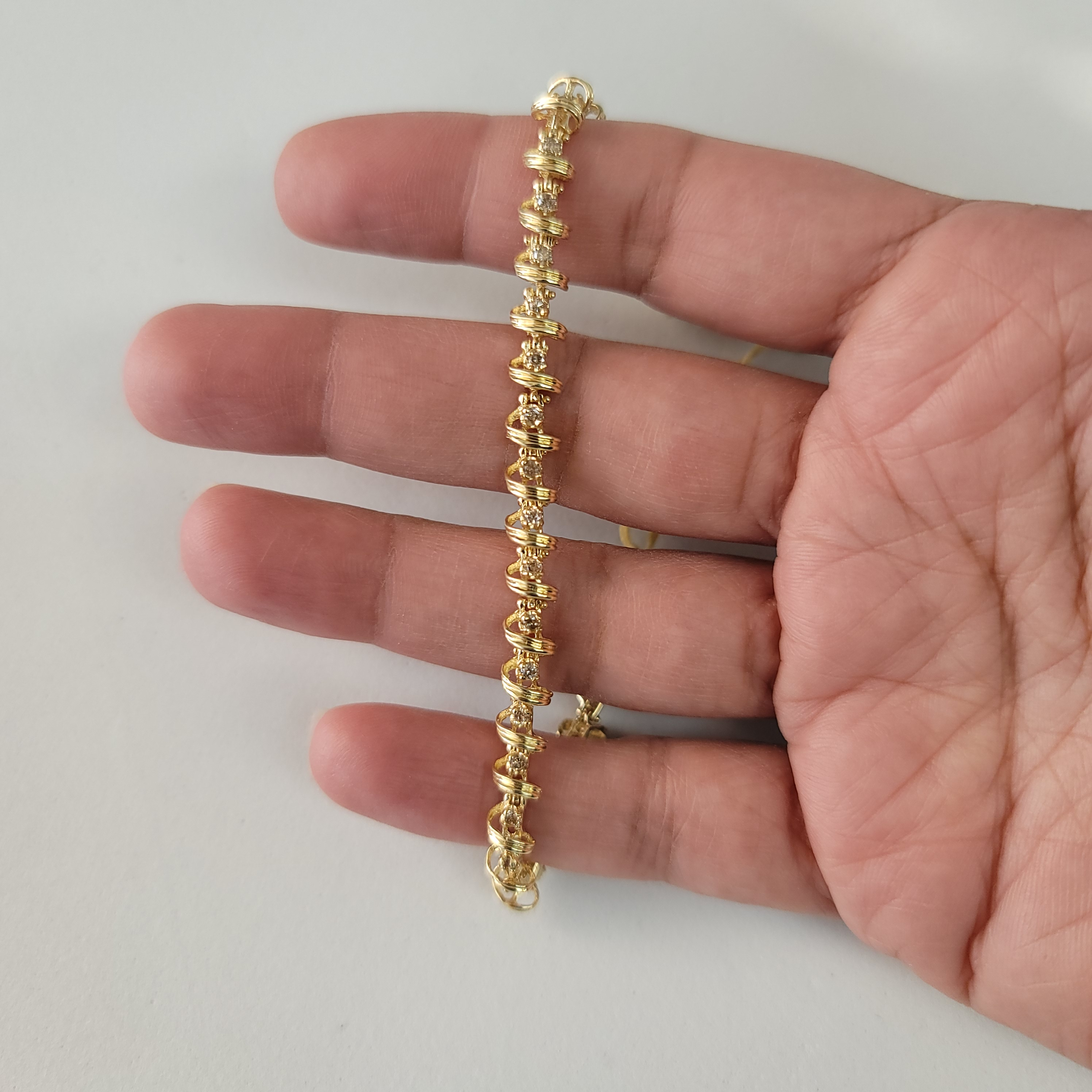 Ribbon Style Diamond Tennis Bracelet 1.00cttw 14k Yellow Gold