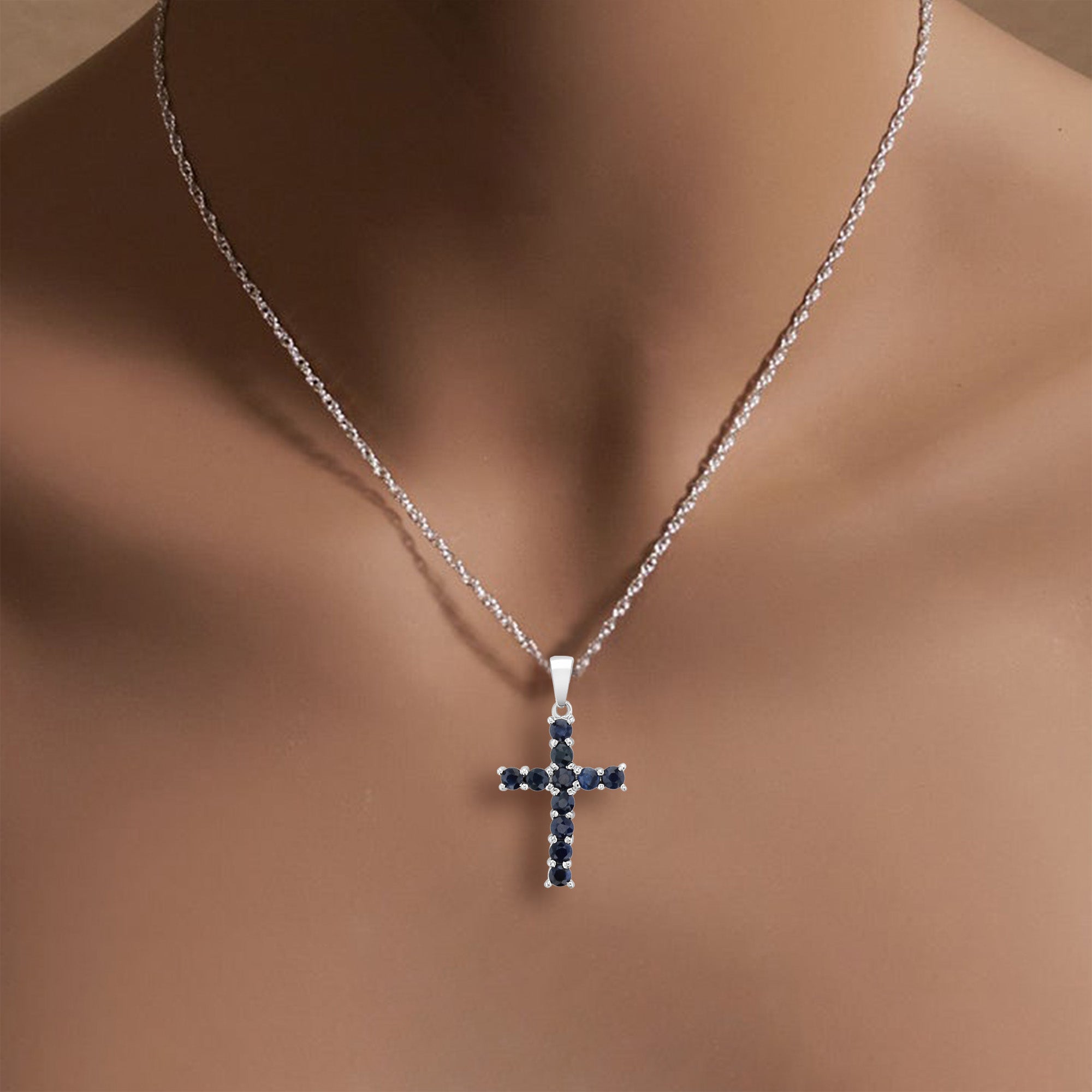 Collier Croix en Or Blanc et Saphir