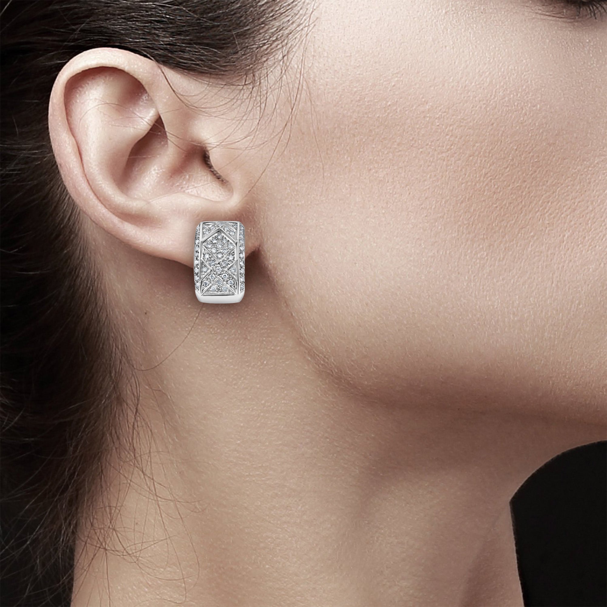 Pendientes con diseño en forma de X de diamantes pavé de 2 quilates en oro blanco de 14 k