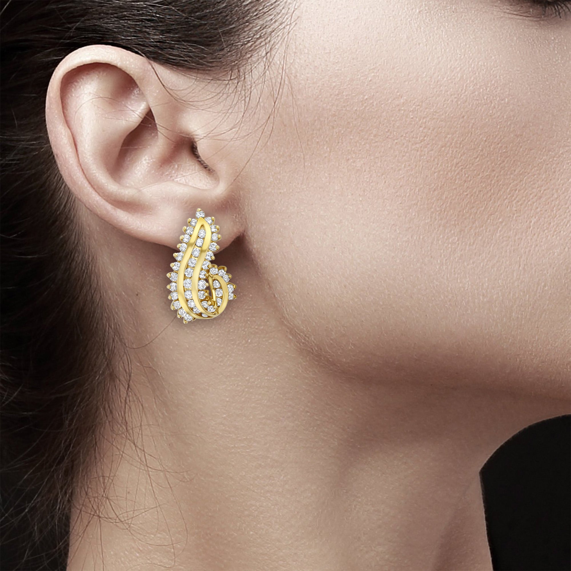 Boucles d'oreilles en or jaune 14 carats avec diamants en grappe de 3 carats