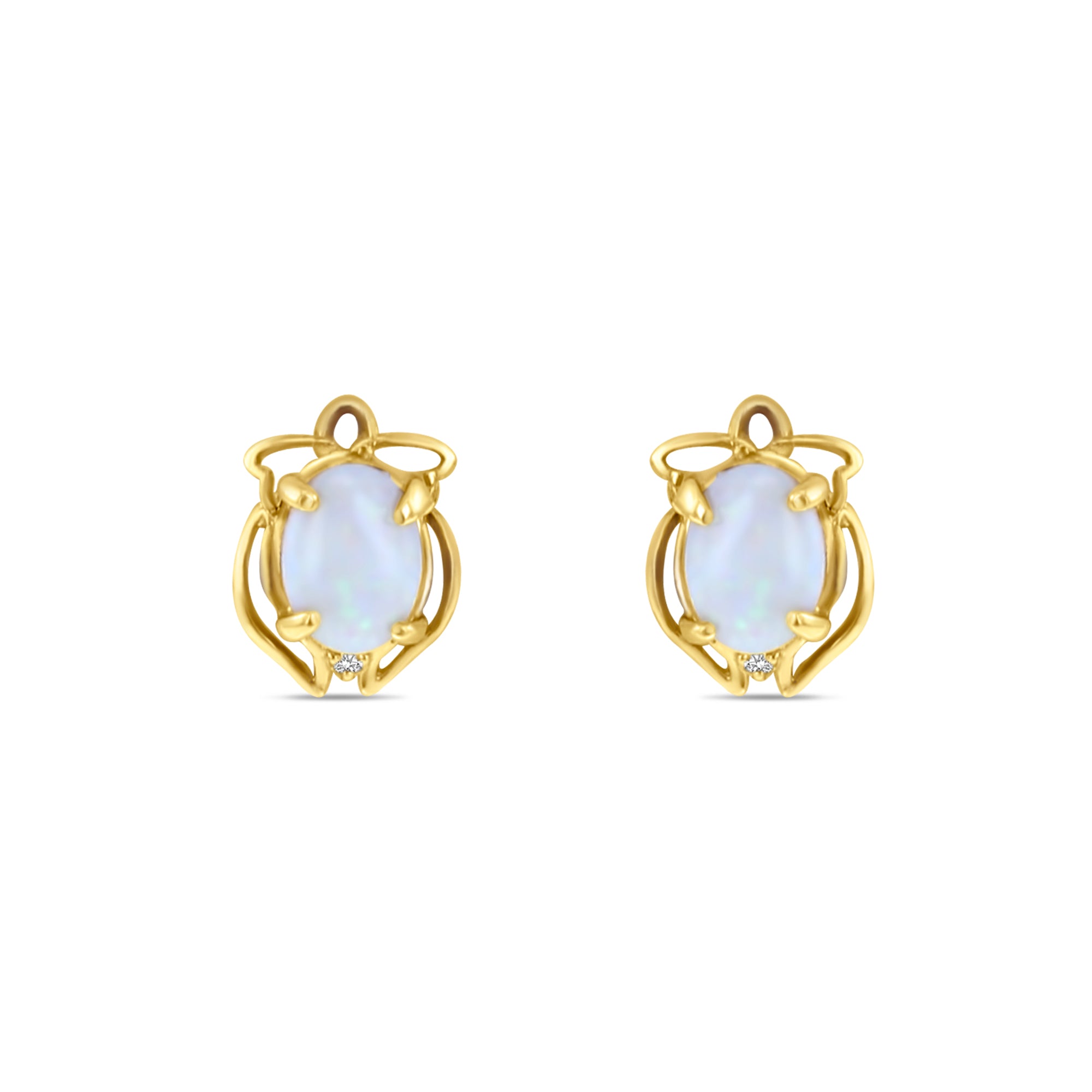 Clous d'oreilles ovales en or jaune 14 carats avec opale